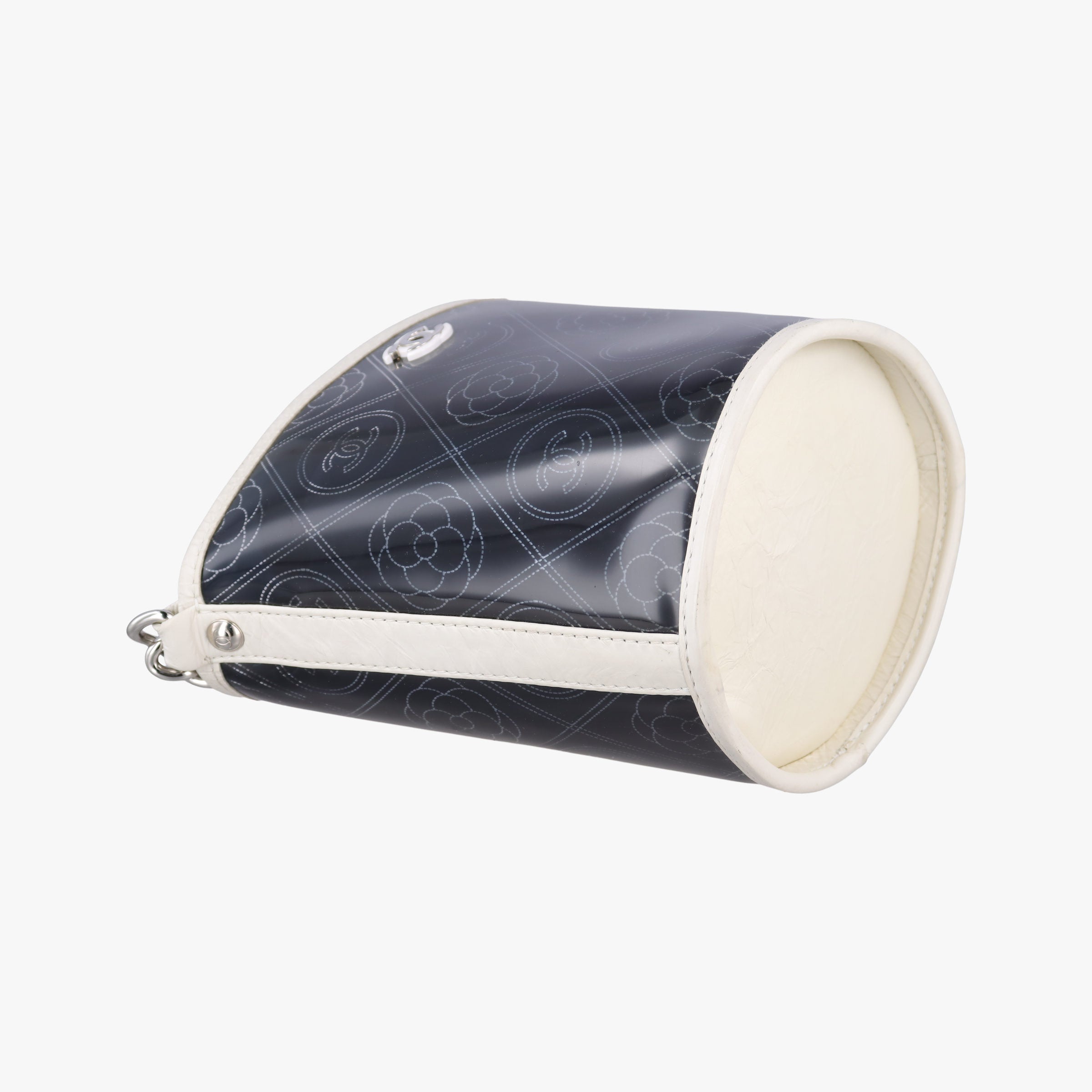 Pre-owned Chanel Camellia Coco Bucket Black×white Leather×PVC coated canvas A57636 shoulderbag | stylenewstar