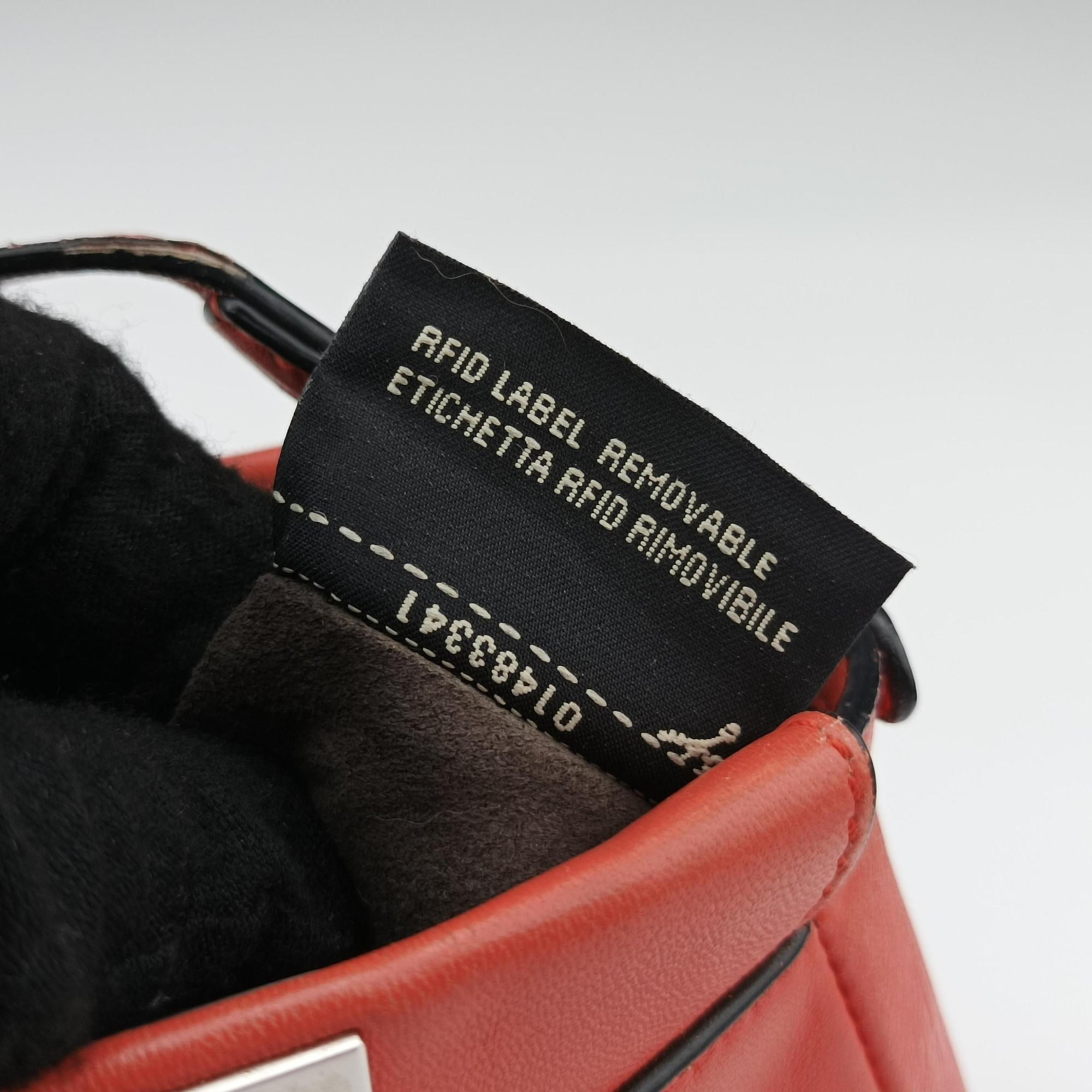 Pre-owned Fendi Micro Peekaboo orange Leather 8M0355 shoulderbag | stylenewstar