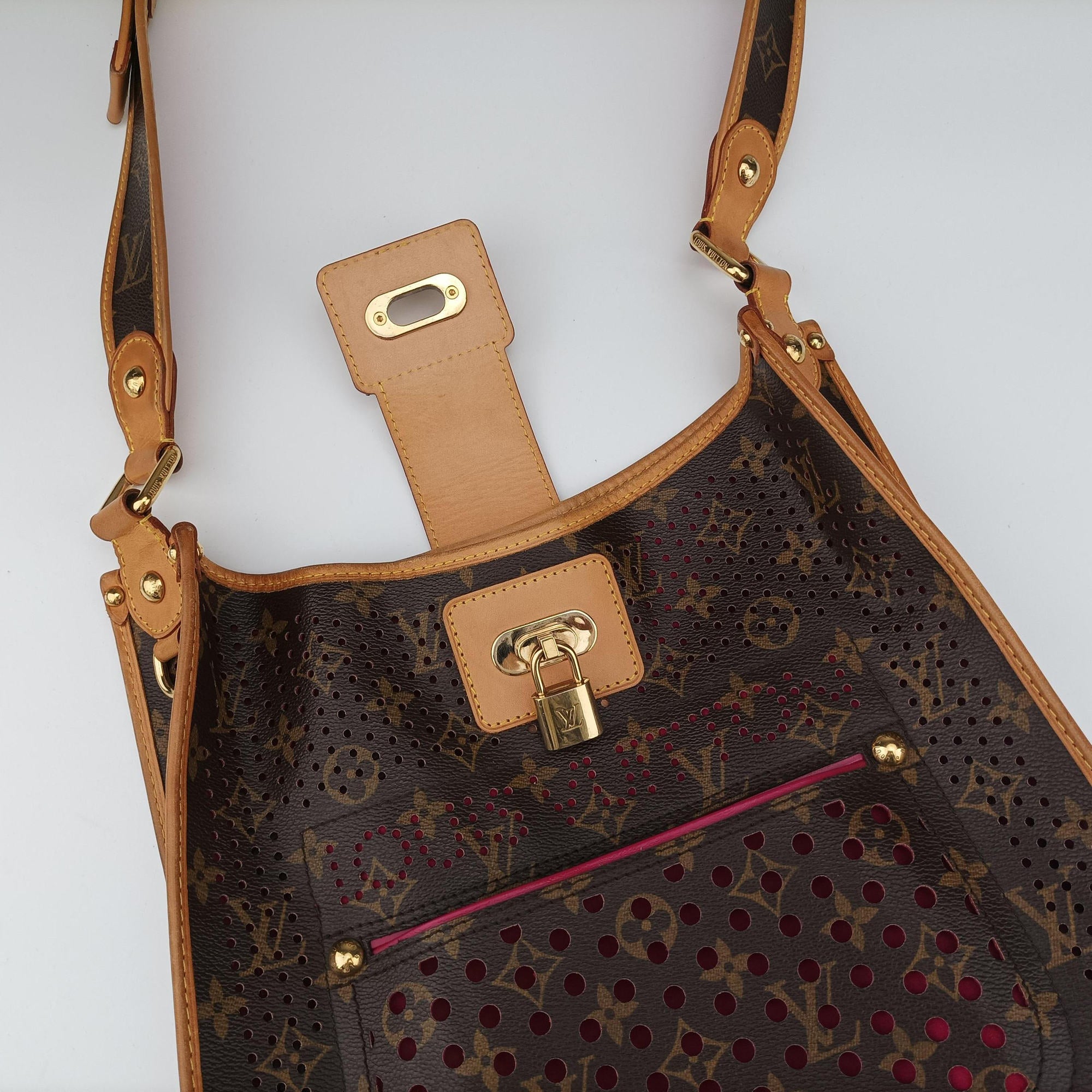 Pre-owned Louis Vuitton Musette brown×FUCHSIA Monogram Perforated M95172 shoulderbag | stylenewstar