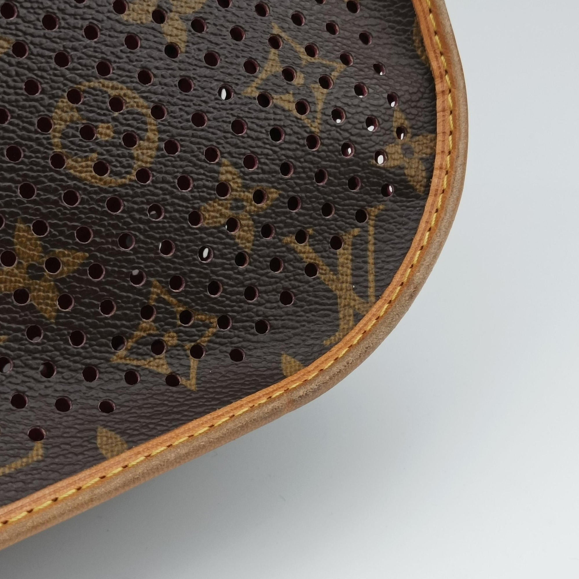 Pre-owned Louis Vuitton Musette brown×FUCHSIA Monogram Perforated M95172 shoulderbag | stylenewstar
