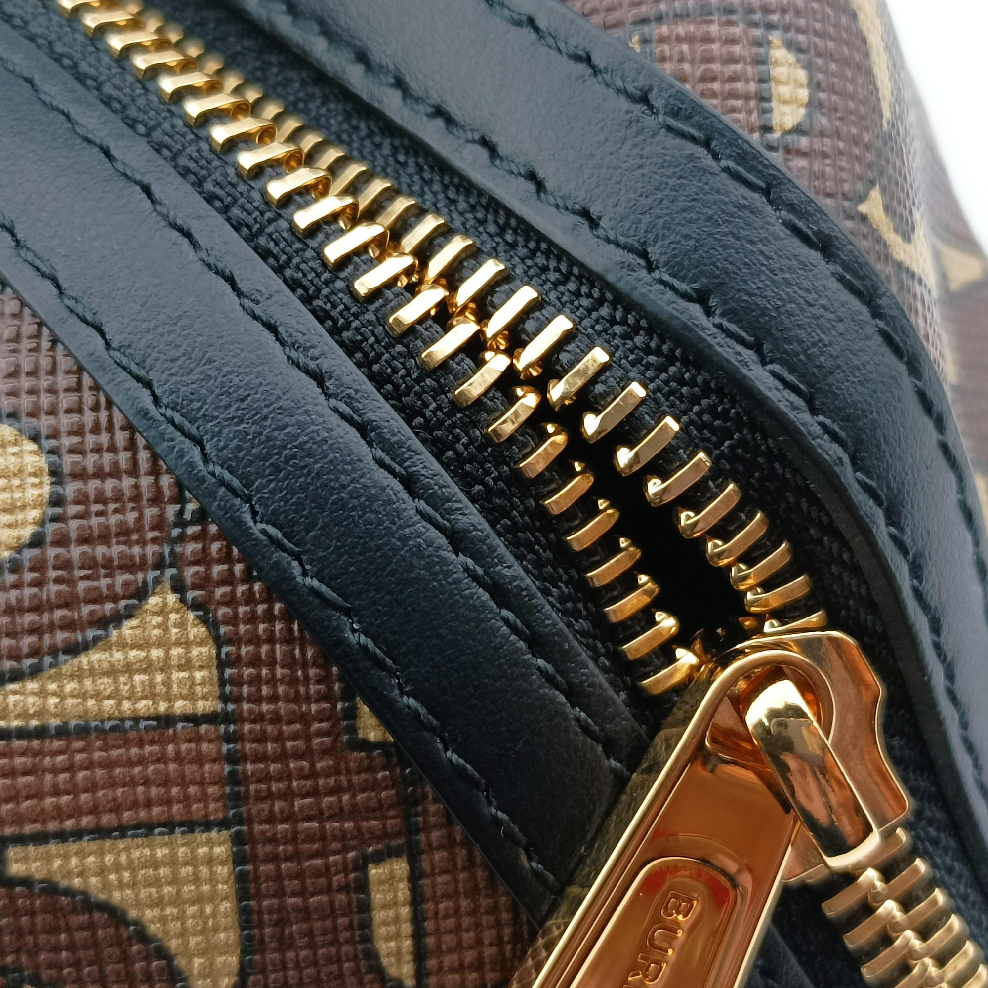 Pre-owned Burberry Monogram Stripe Brown×Multicolour PVC coated canvas x leather  bum bag/waist bag | stylenewstar