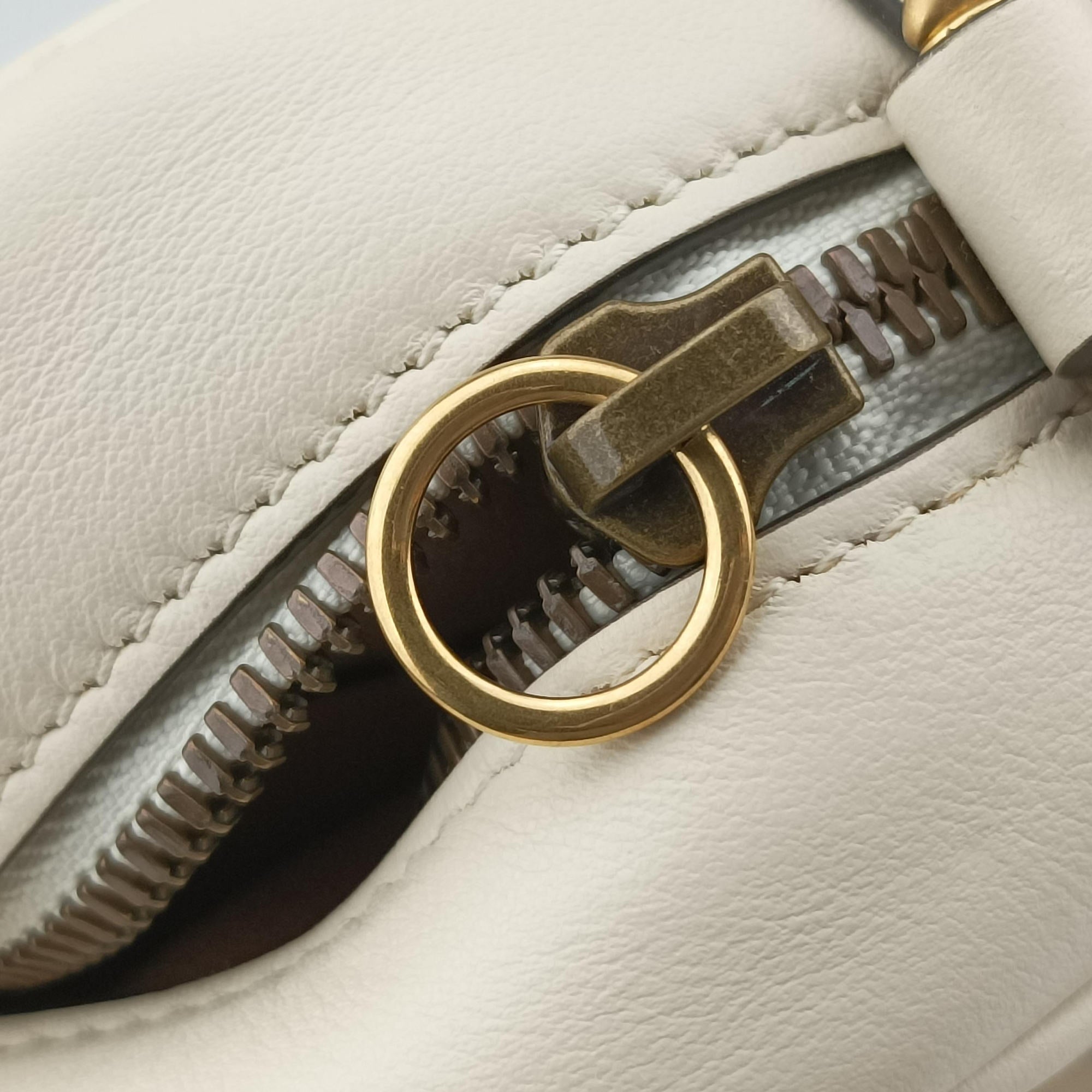 Pre-owned Gucci GG Marmont White Leather 447632 shoulderbag | stylenewstar