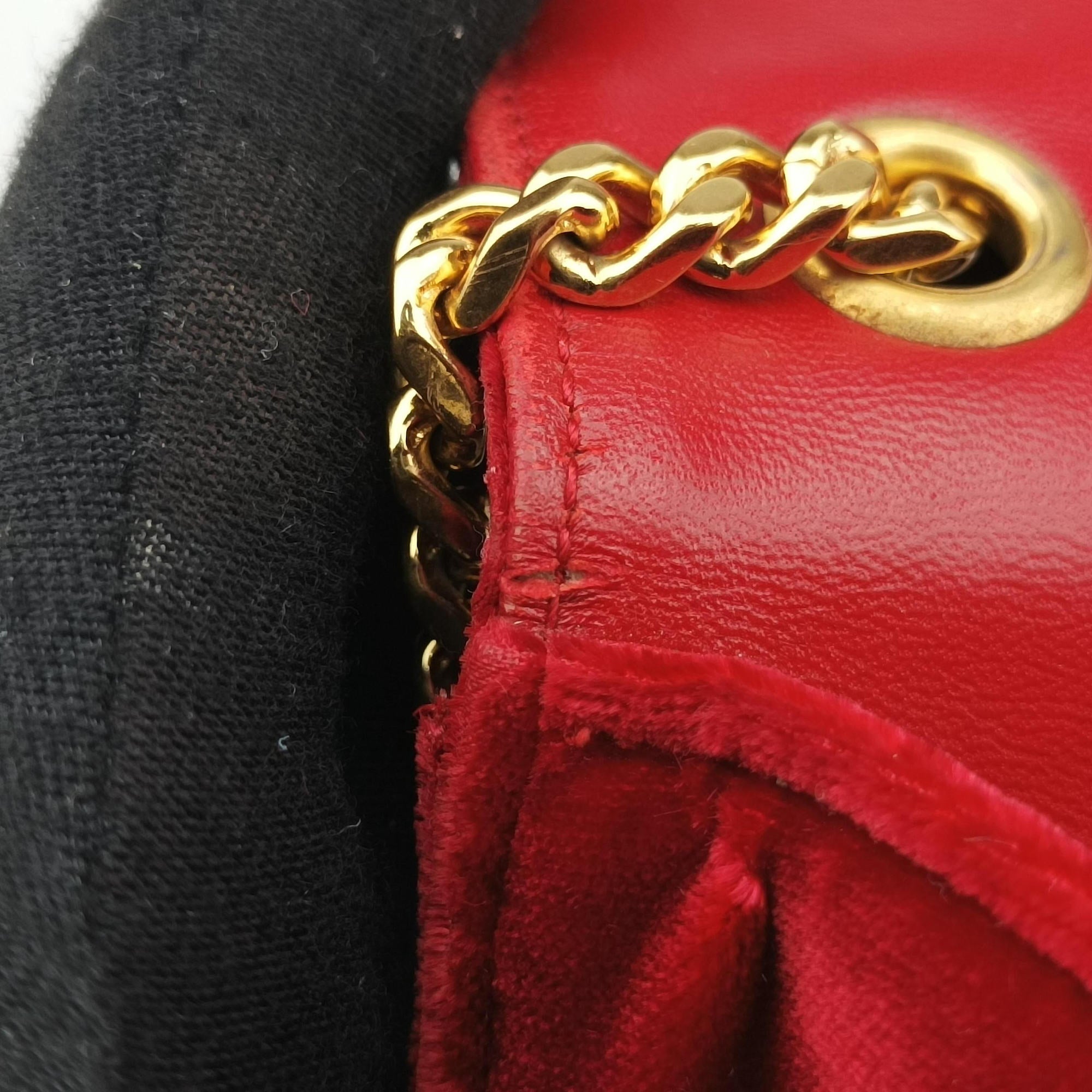 Pre-owned Yves Saint Laurent KATE Red velour 354119 shoulderbag | stylenewstar