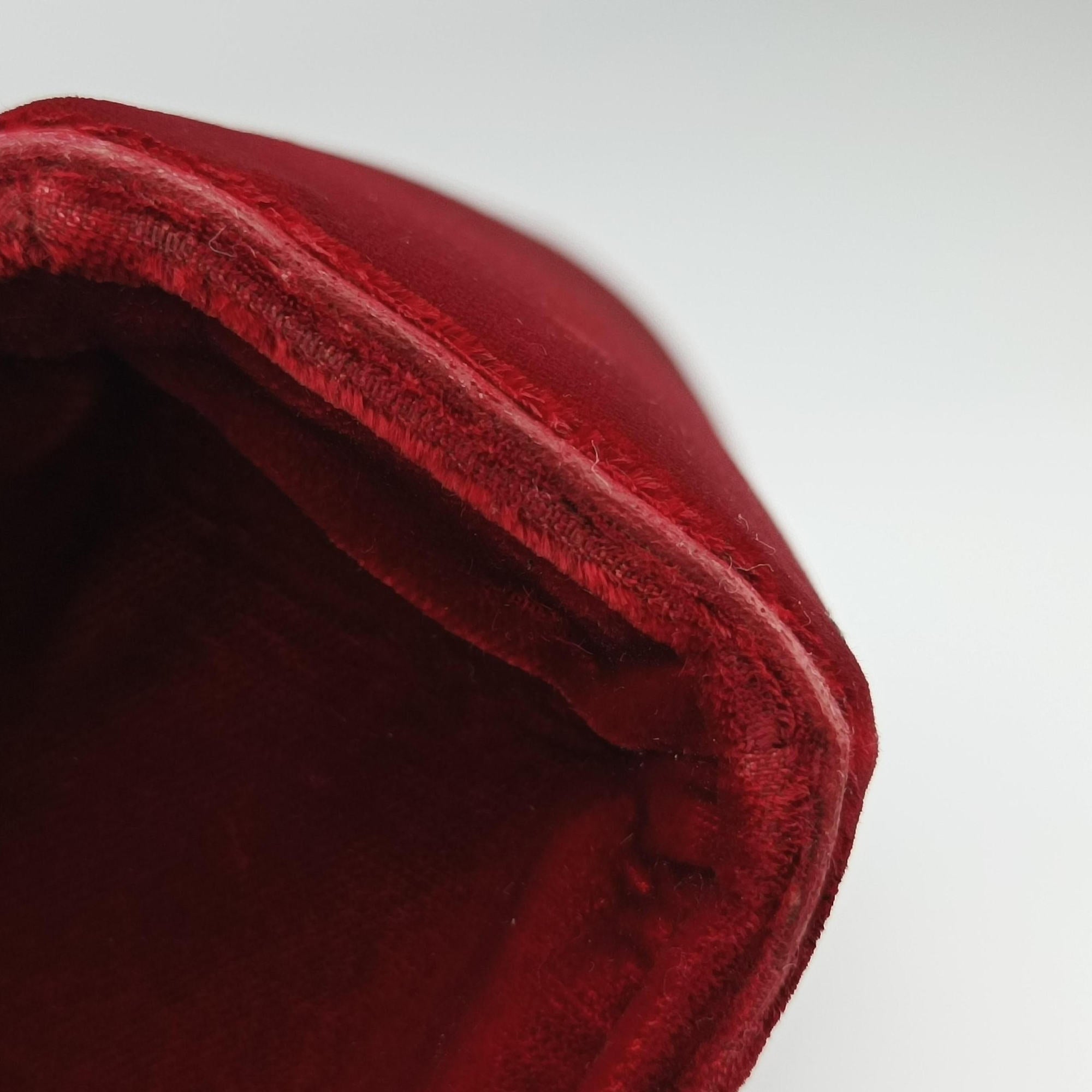 Pre-owned Yves Saint Laurent KATE Red velour 354119 shoulderbag | stylenewstar