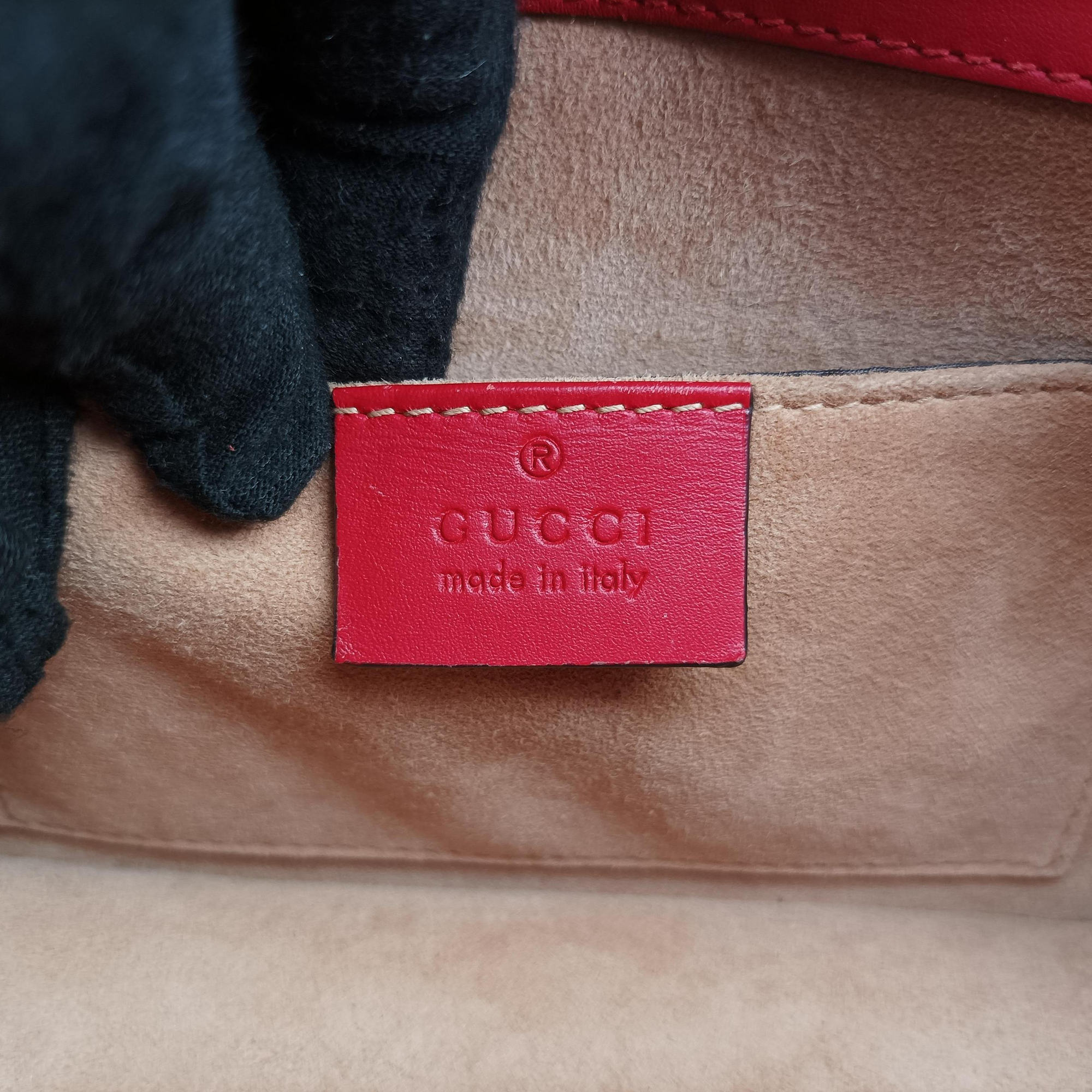 Pre-owned Gucci Sylvie Red×Black Leather 431666 shoulderbag | stylenewstar