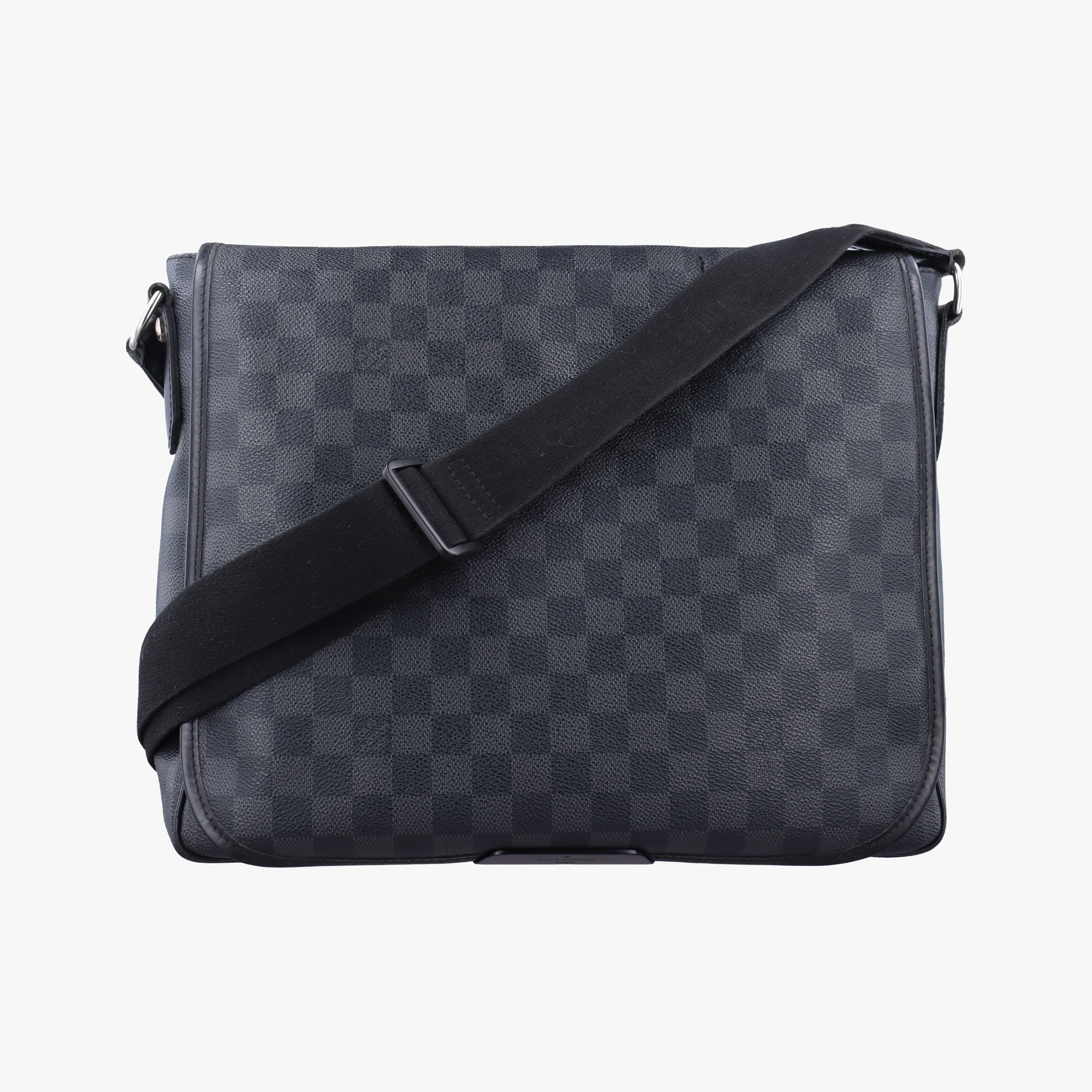 Pre-owned Louis Vuitton DANIEL MM Noir Damier GRAPHITE N58029 shoulderbag | stylenewstar