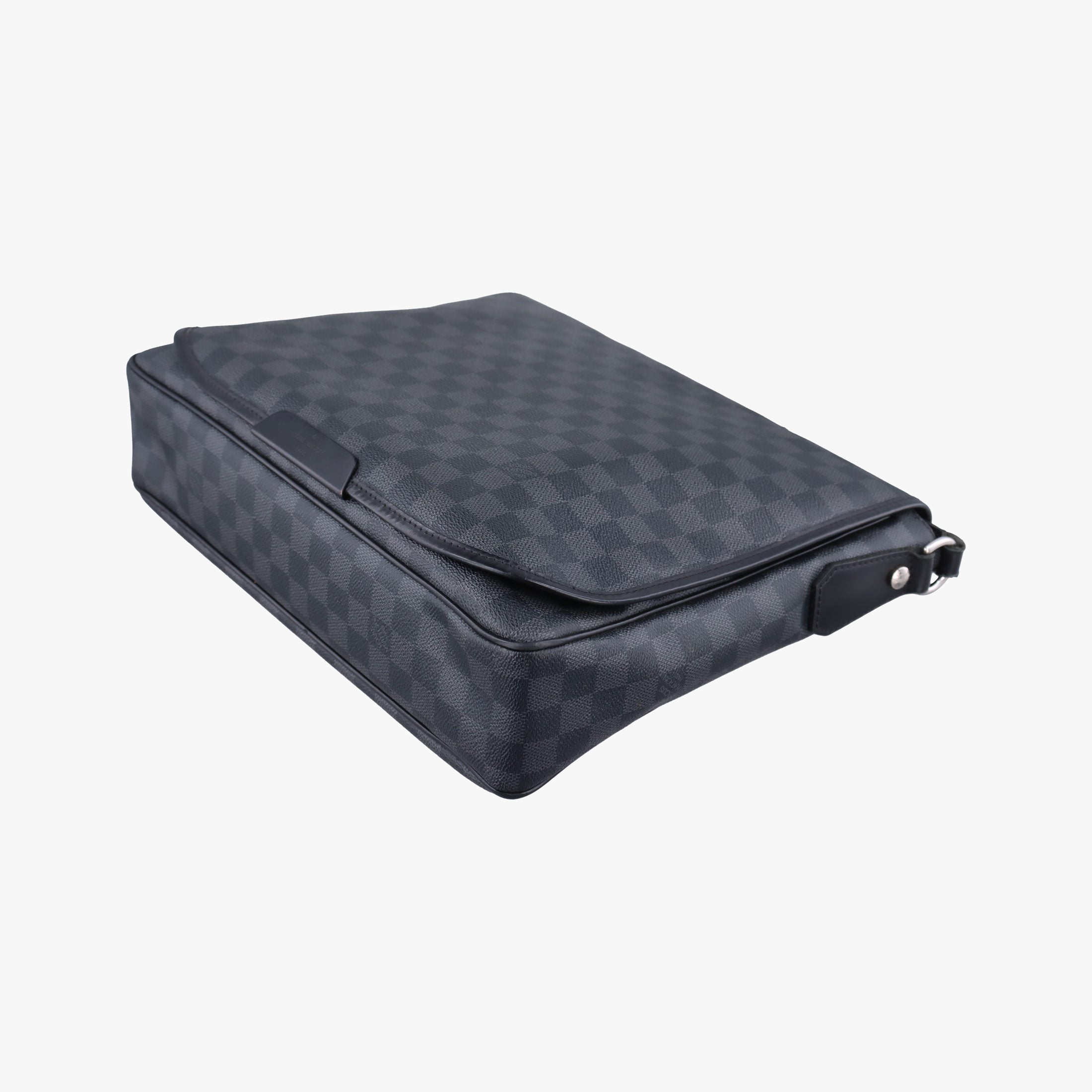 Pre-owned Louis Vuitton DANIEL MM Noir Damier GRAPHITE N58029 shoulderbag | stylenewstar