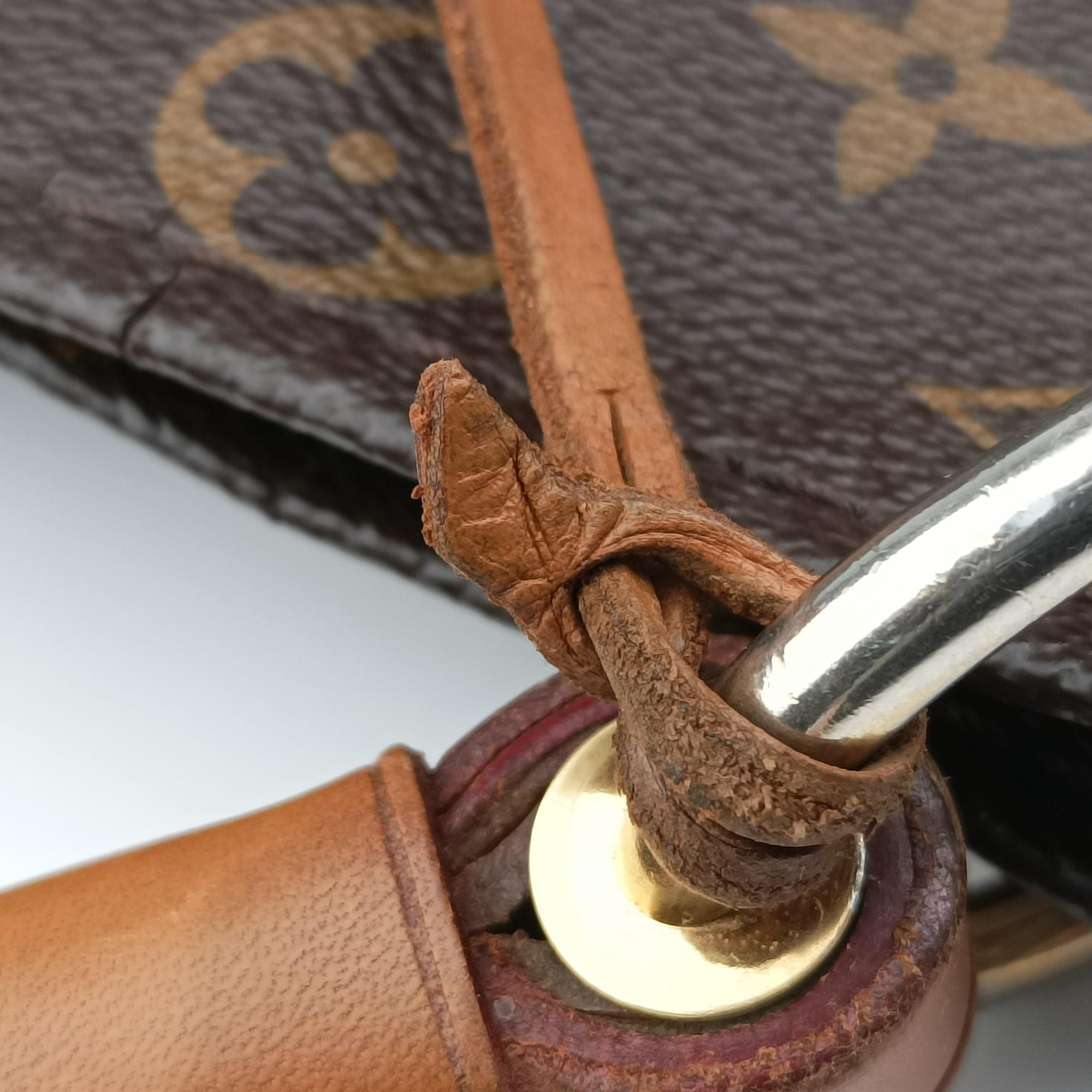 Secondhand Louis Vuitton ARTSY MM Brown Monogram Canvas M40249 shoulderbag | stylenewstar