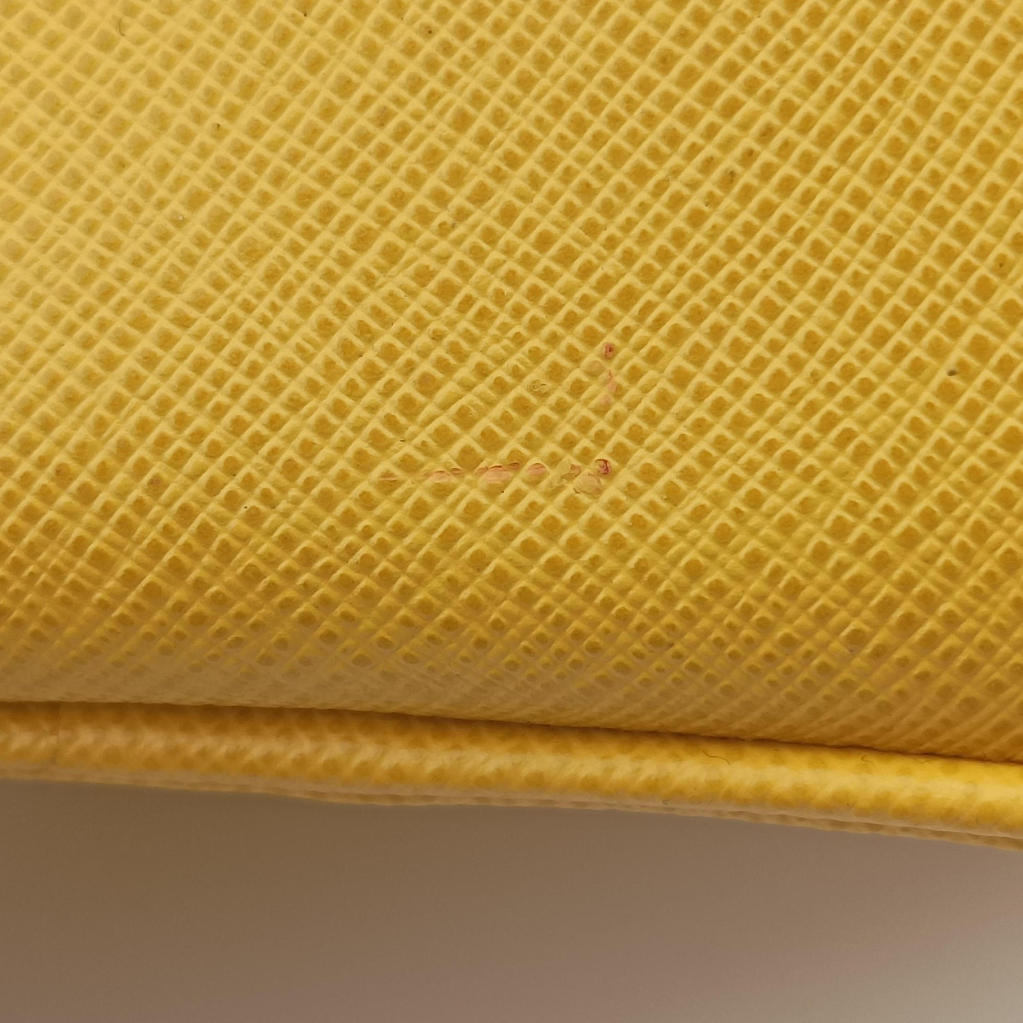 Pre-owned Prada VITELLO PHENIX Messenger Camera Yellow SAFFIANO Leather 1NF002 shoulderbag | stylenewstar