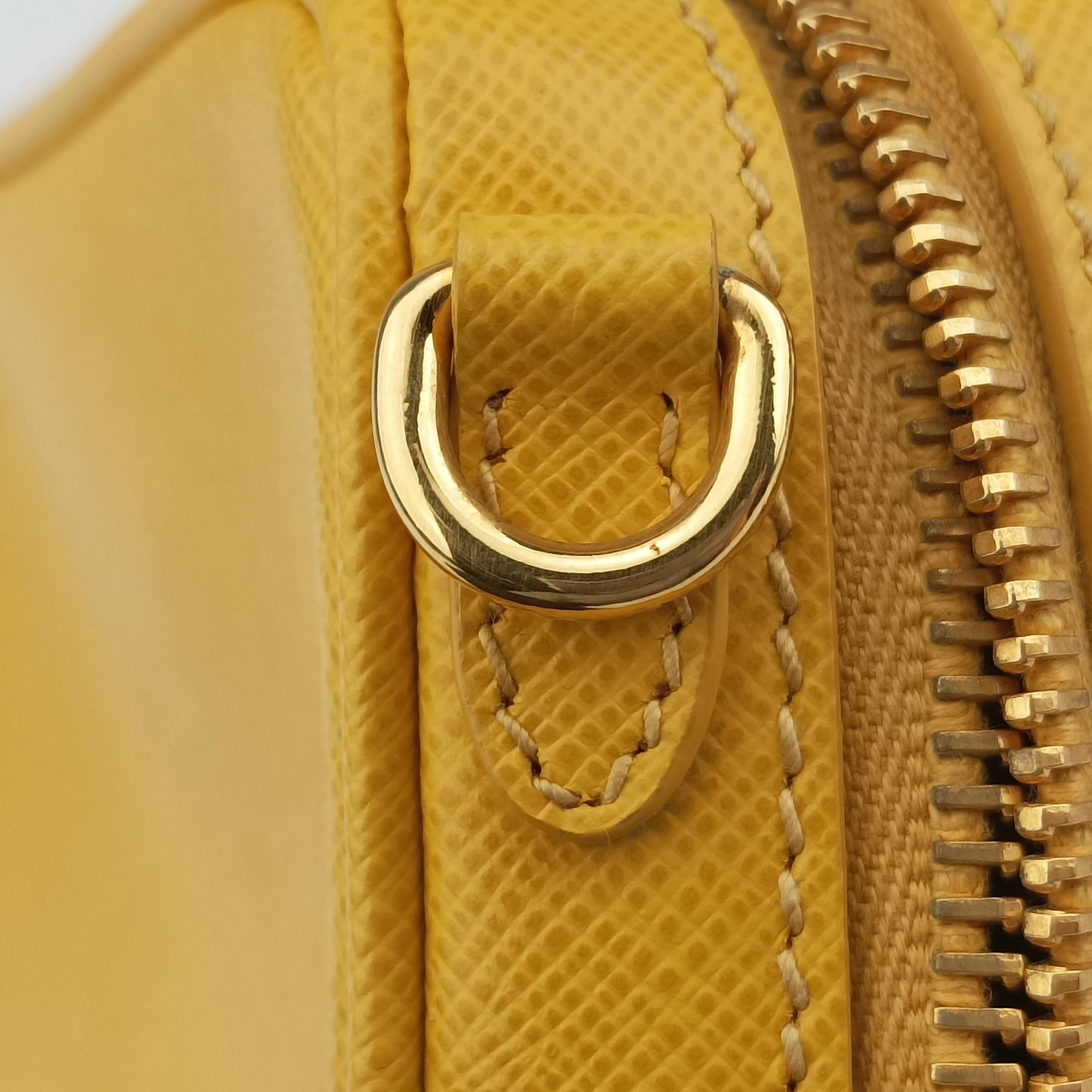 Pre-owned Prada VITELLO PHENIX Messenger Camera Yellow SAFFIANO Leather 1NF002 shoulderbag | stylenewstar