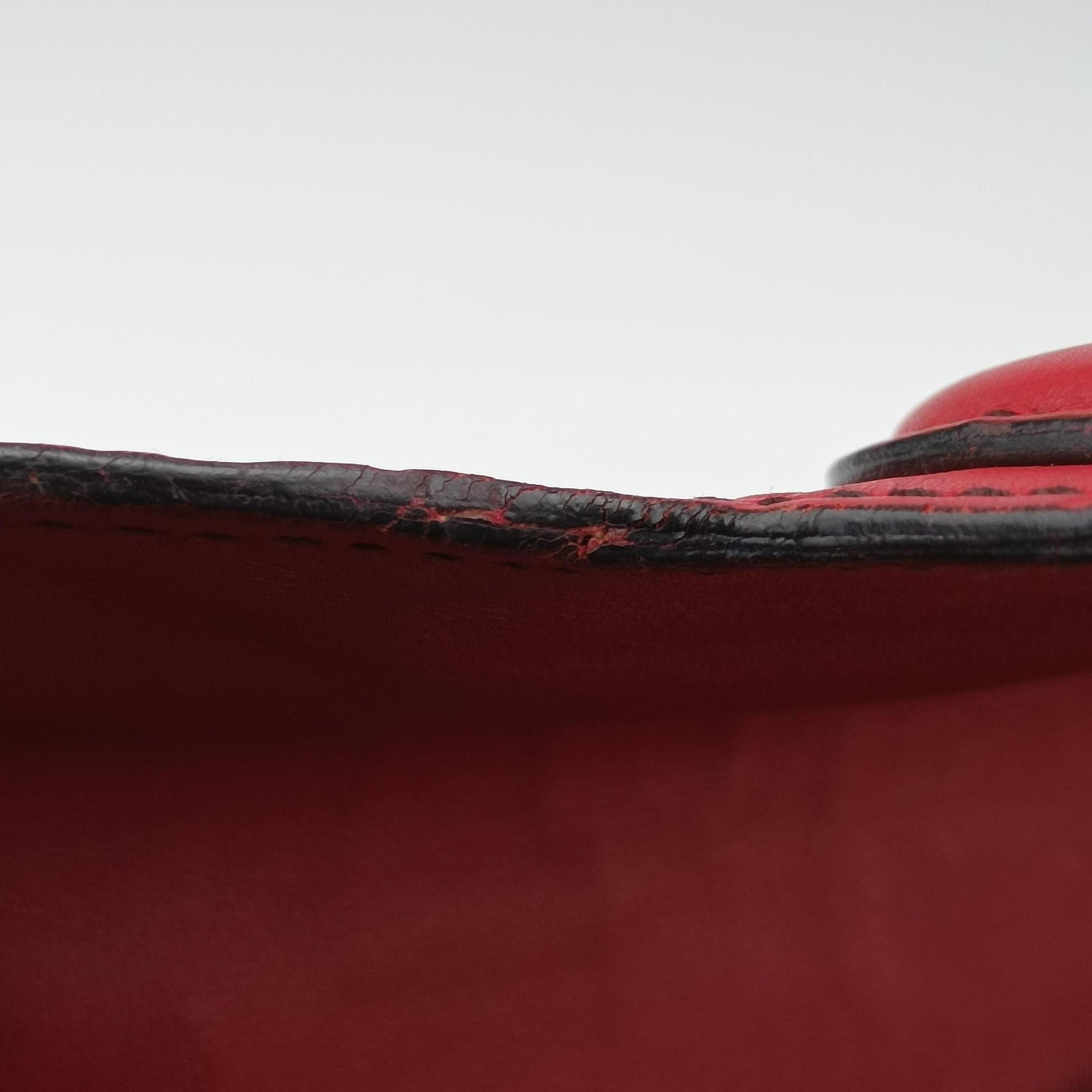 Pre-owned Gucci Emily Red Leather 295402 shoulderbag | stylenewstar