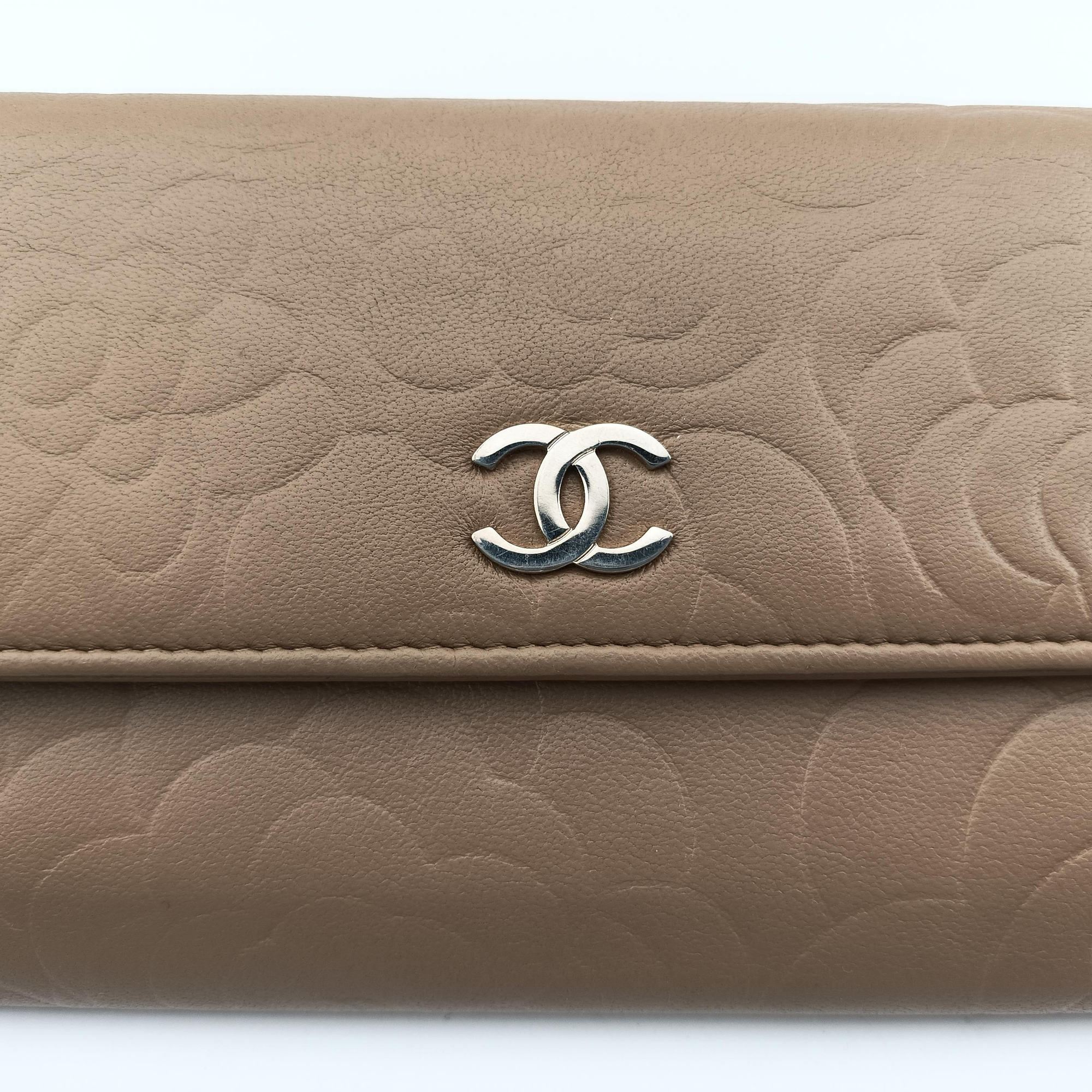 Pre-owned Chanel camellia Camel lambskin A50084 long-wallet | stylenewstar