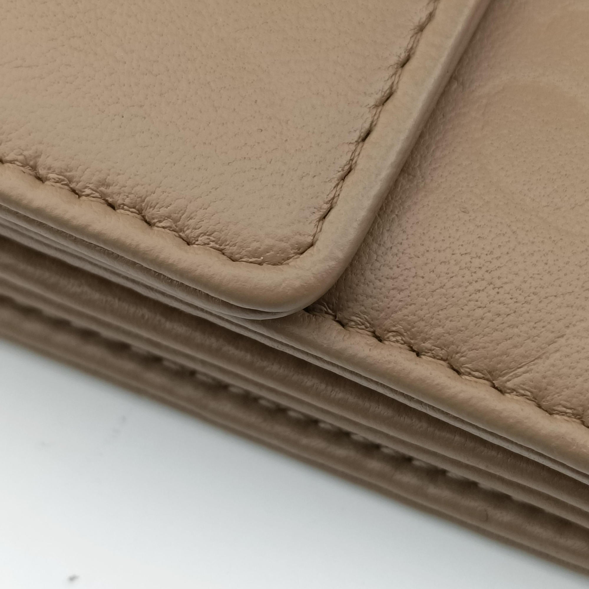 Pre-owned Chanel camellia Camel lambskin A50084 long-wallet | stylenewstar
