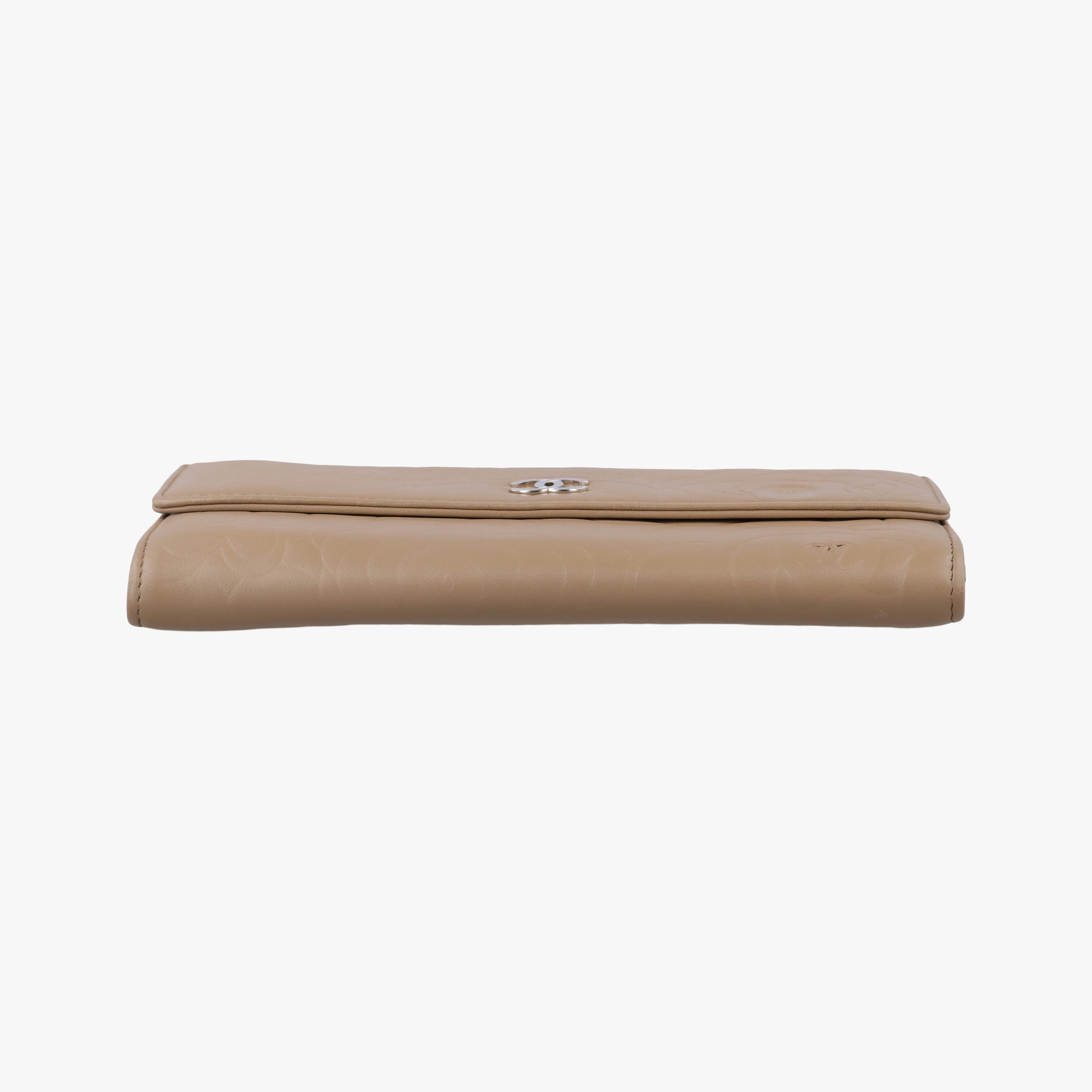 Pre-owned Chanel camellia Camel lambskin A50084 long-wallet | stylenewstar