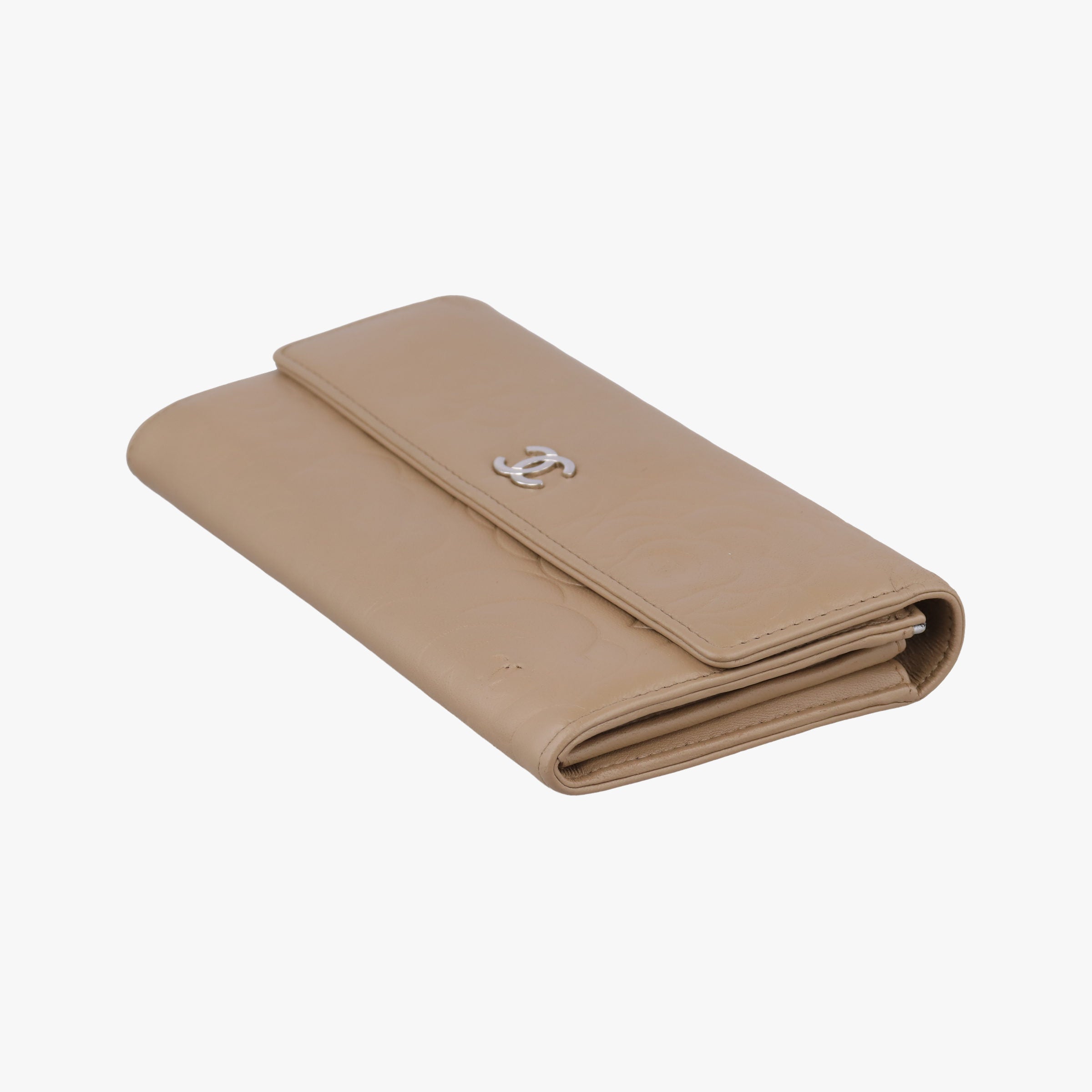 Pre-owned Chanel camellia Camel lambskin A50084 long-wallet | stylenewstar