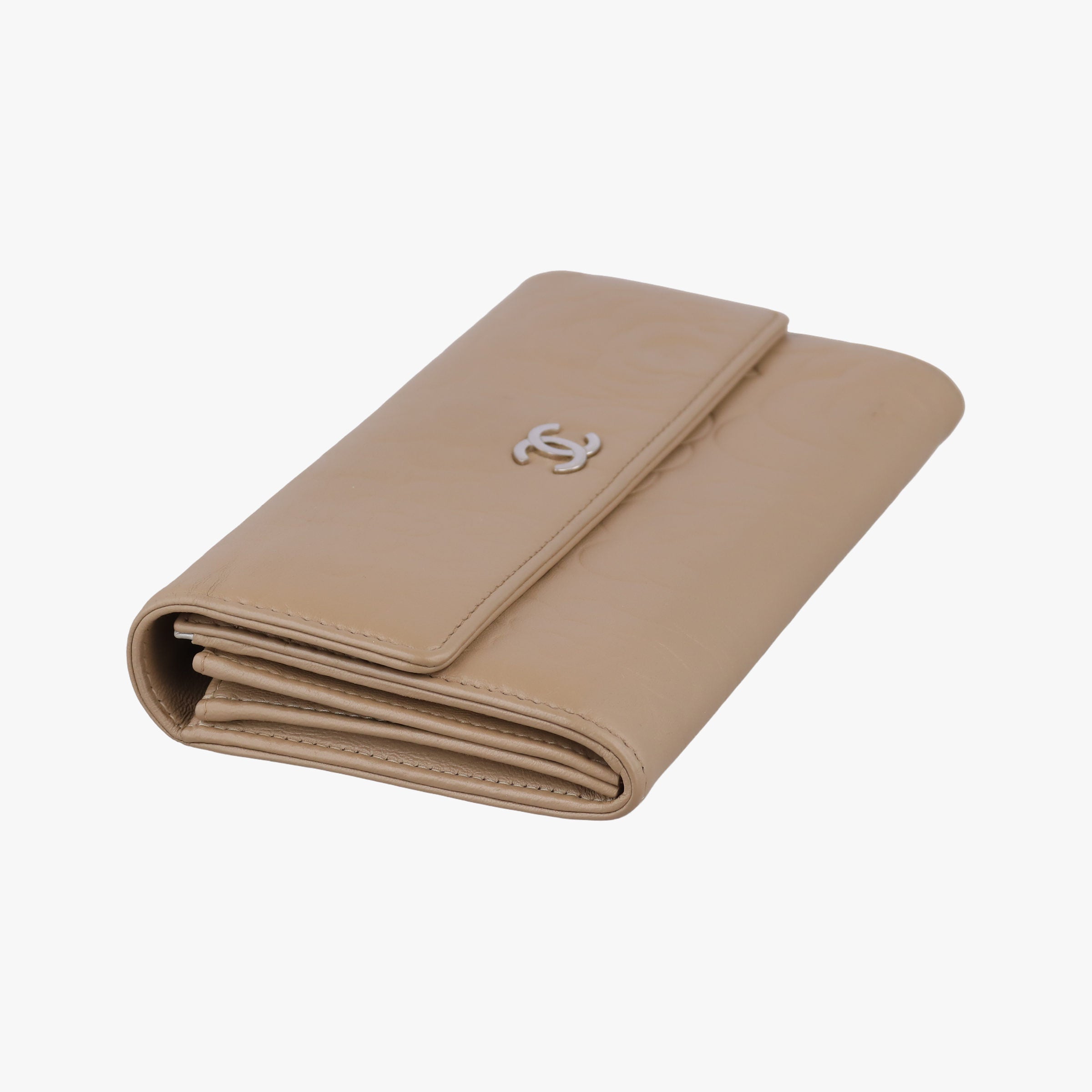 Pre-owned Chanel camellia Camel lambskin A50084 long-wallet | stylenewstar