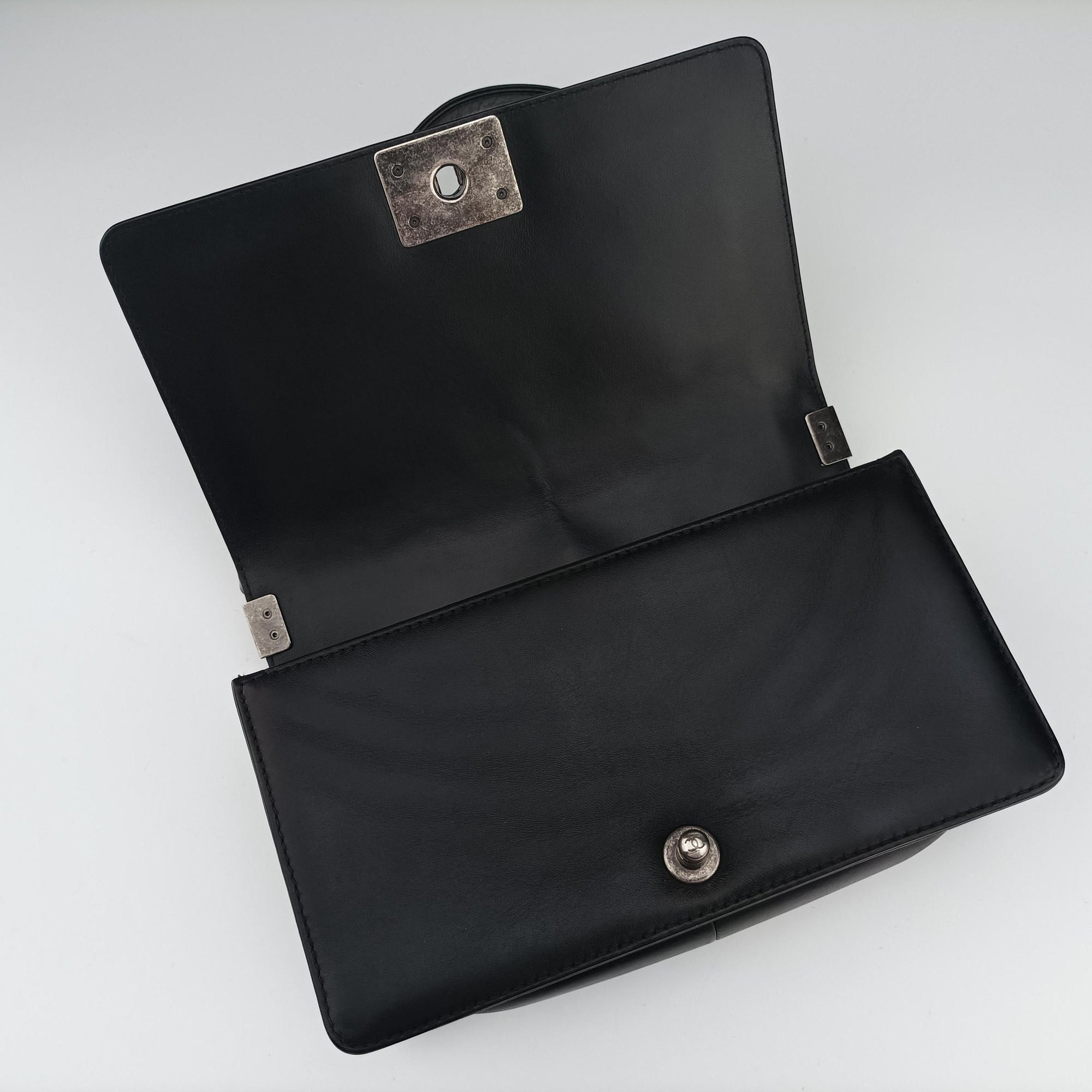 Pre-owned Chanel BOY CHANEL Black lambskin A67086 shoulderbag | stylenewstar