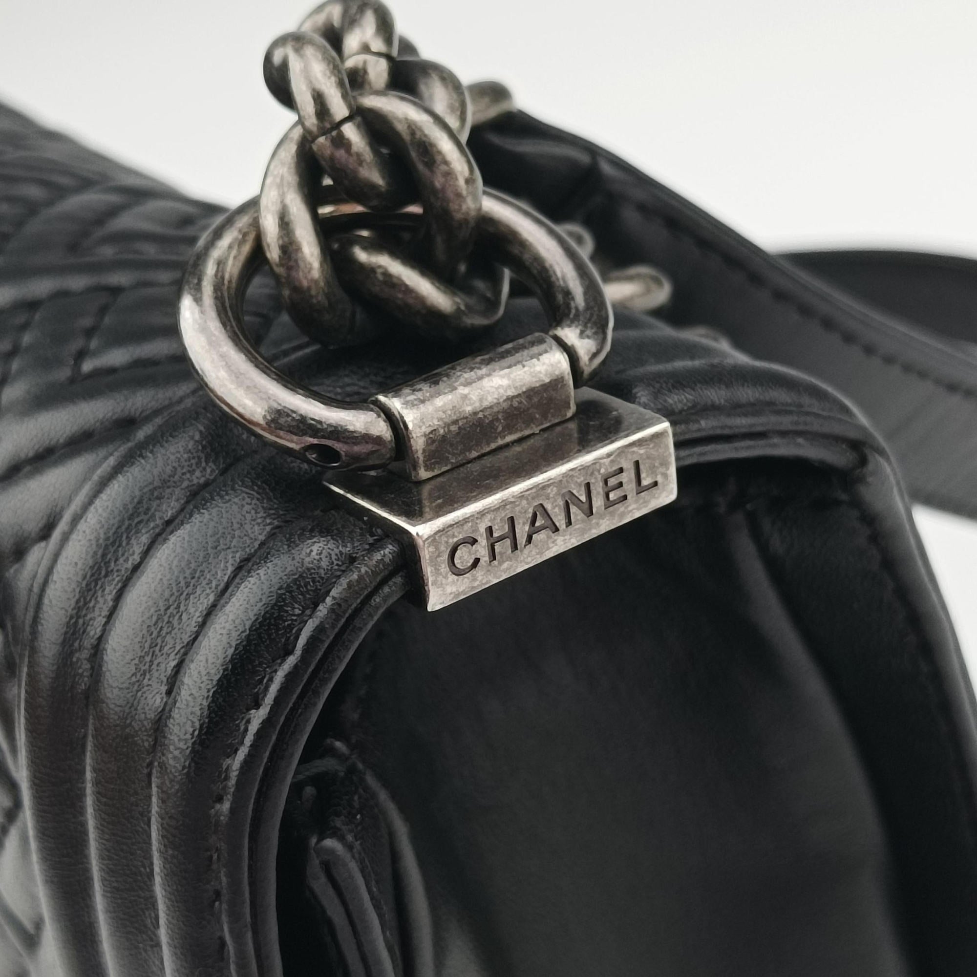 Pre-owned Chanel BOY CHANEL Black lambskin A67086 shoulderbag | stylenewstar