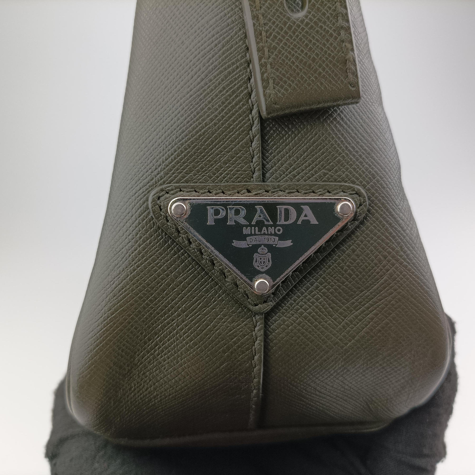 Secondhand Prada business bag briefcase Green SAFFIANO Leather 2VE363 shoulderbag | stylenewstar