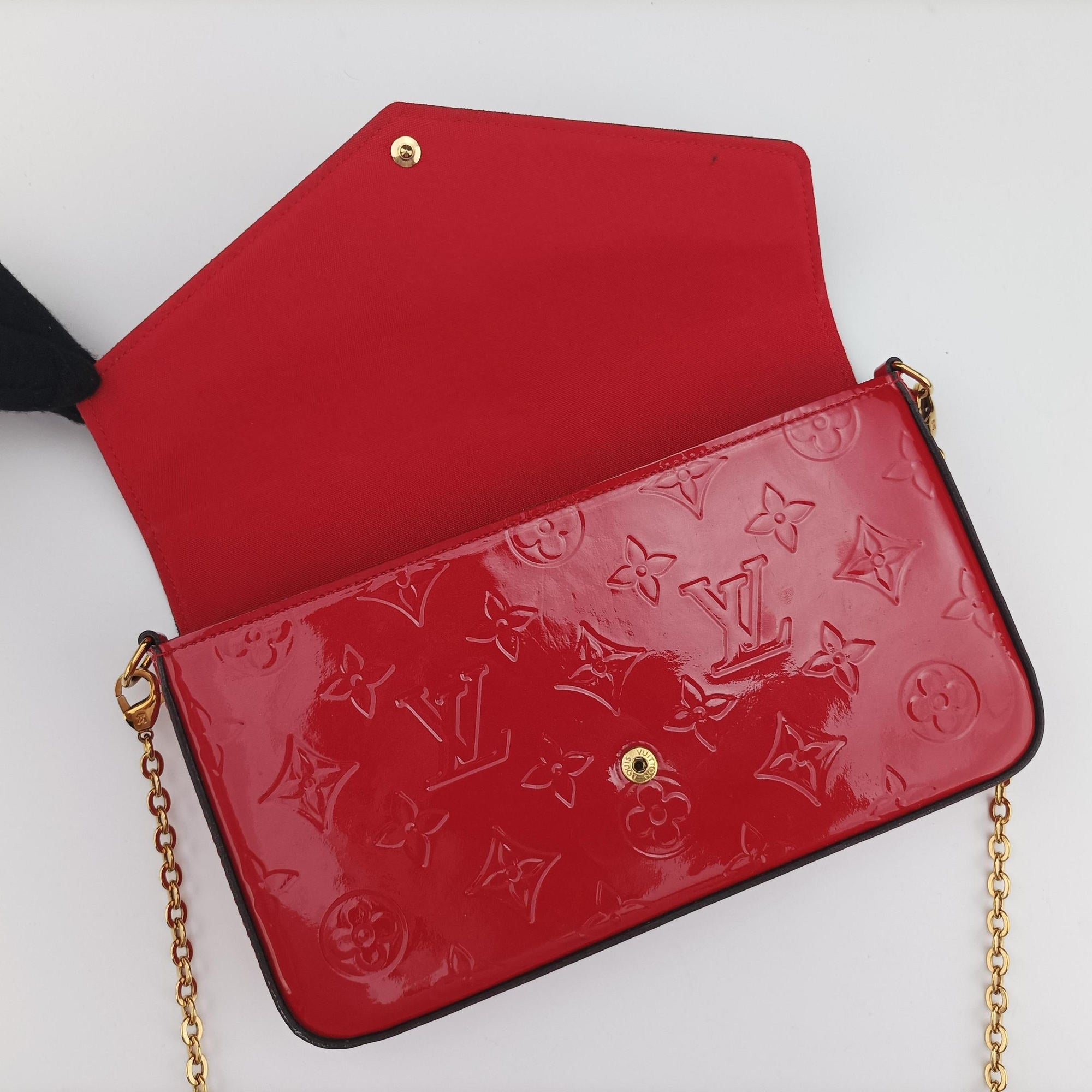 Secondhand Louis Vuitton Pochette Felicie CERISE Vernis M61293 shoulderbag | stylenewstar