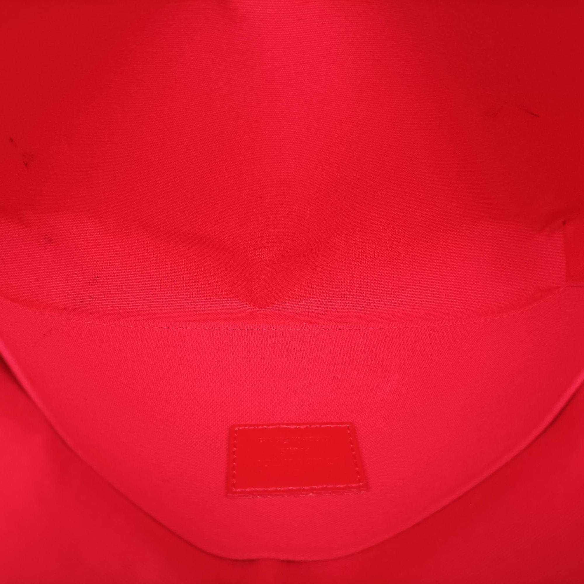 Secondhand Louis Vuitton Pochette Felicie CERISE Vernis M61293 shoulderbag | stylenewstar