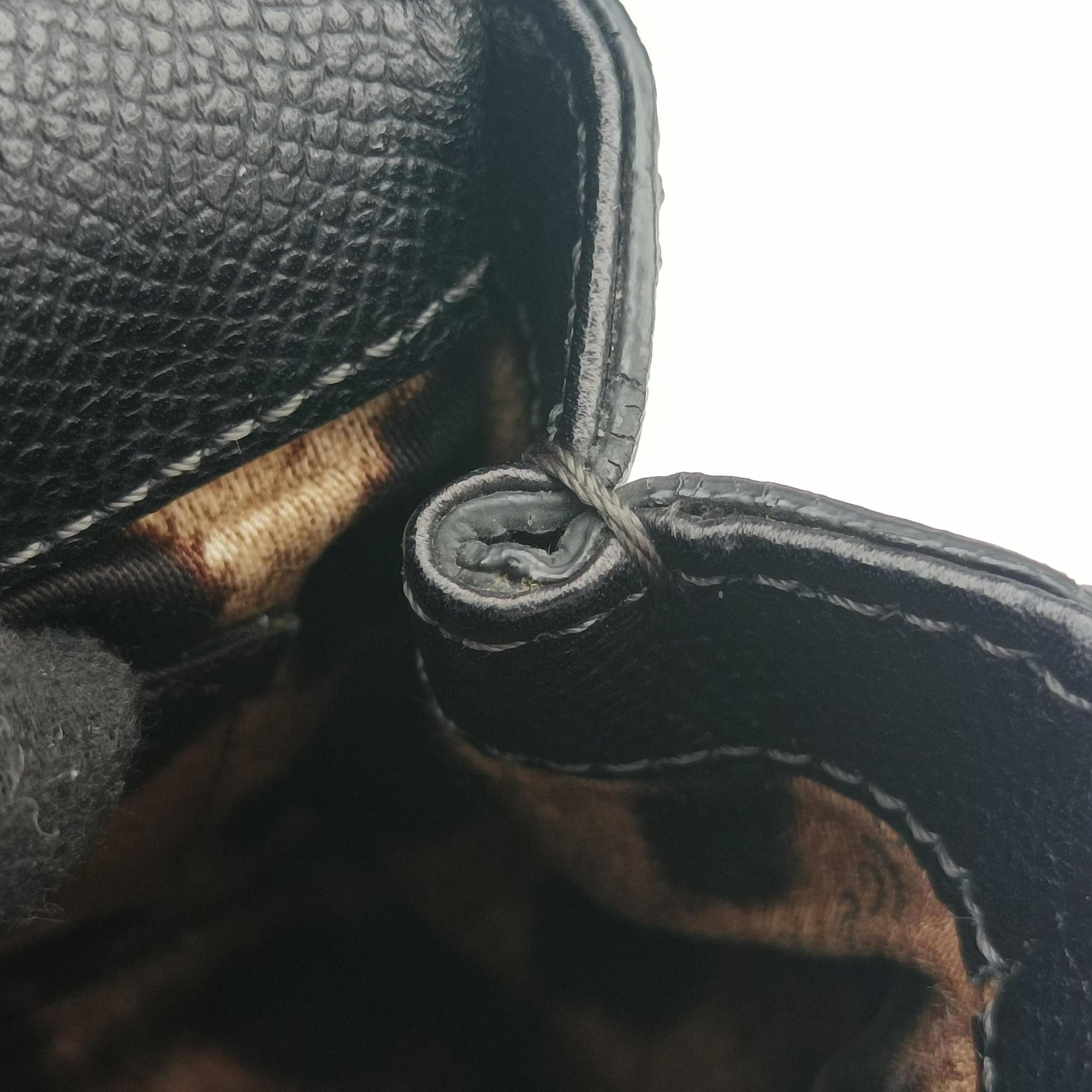 Pre-owned Dolce & Gabbana SICILY Black Leather  shoulderbag | stylenewstar