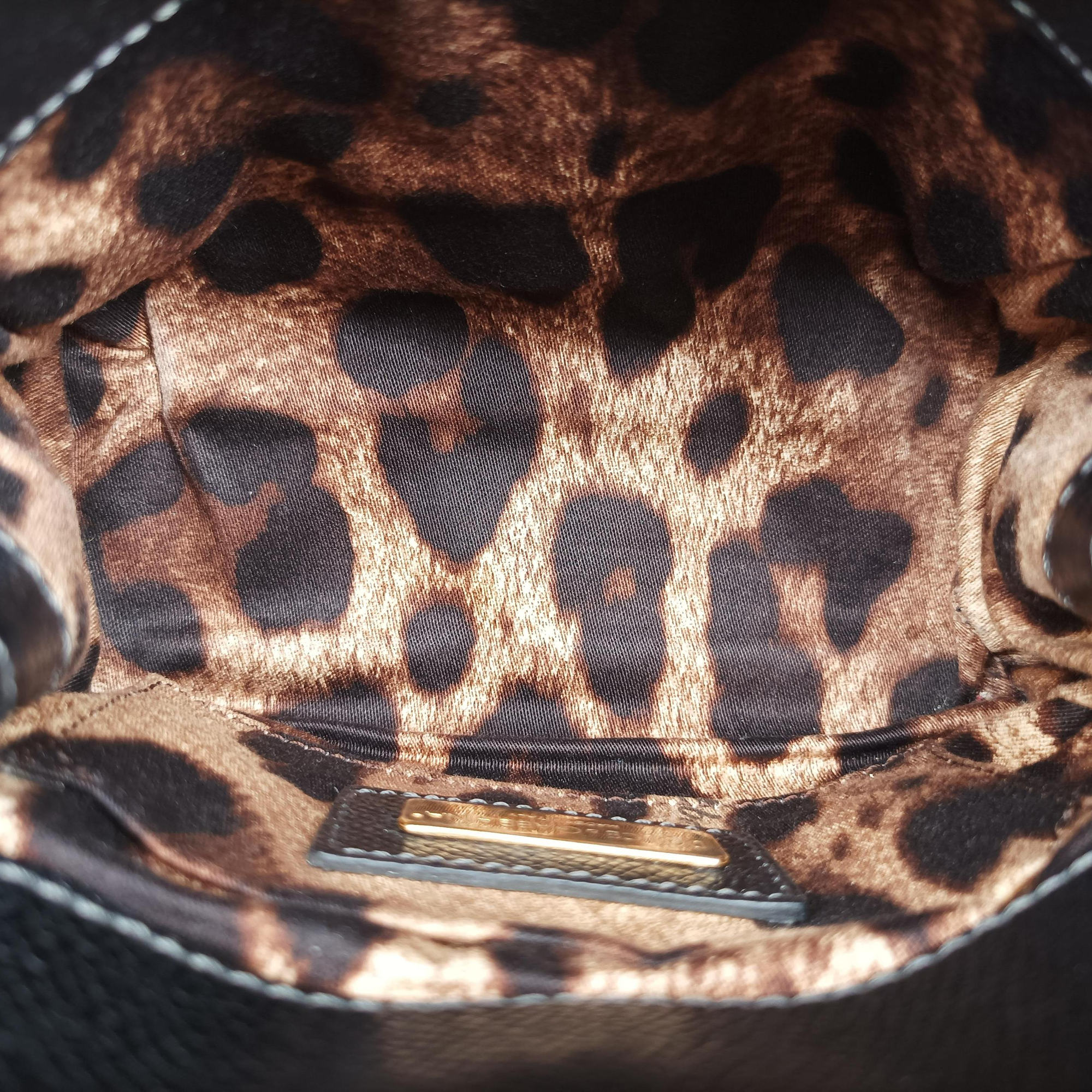 Pre-owned Dolce & Gabbana SICILY Black Leather  shoulderbag | stylenewstar