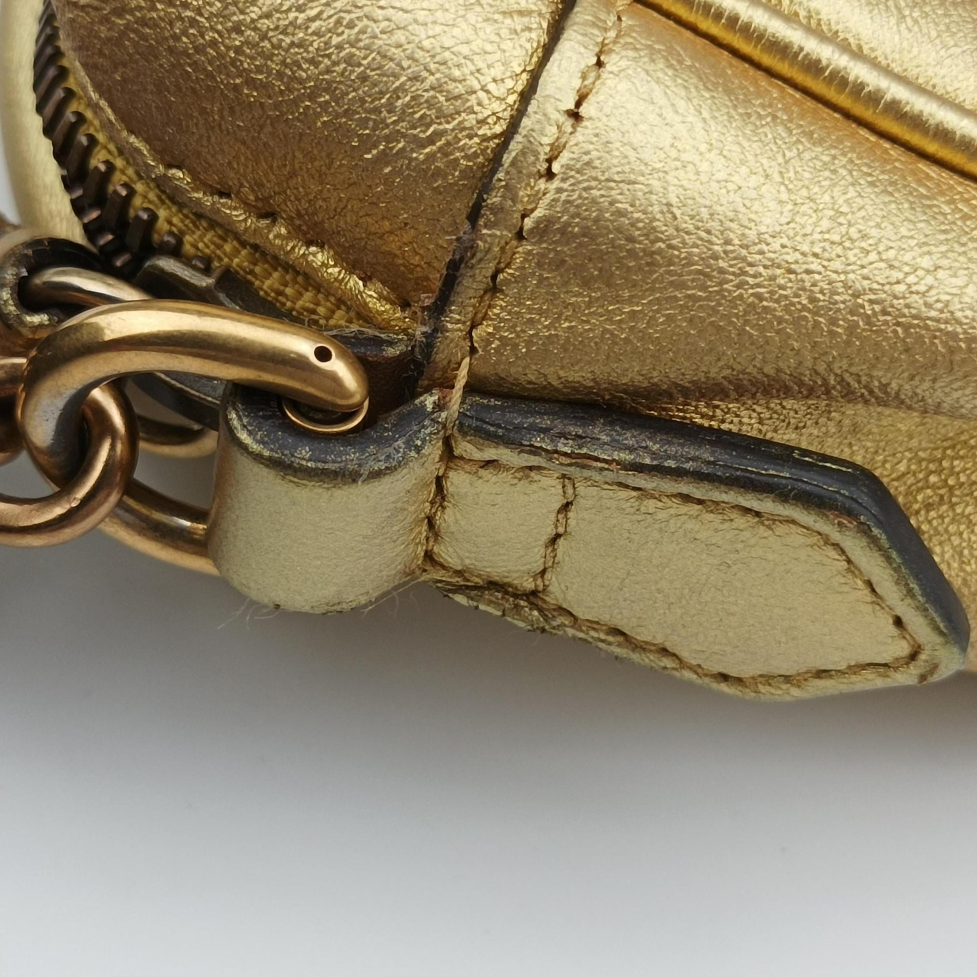 Pre-owned Gucci GG Marmont Golden Leather 447632 shoulderbag | stylenewstar