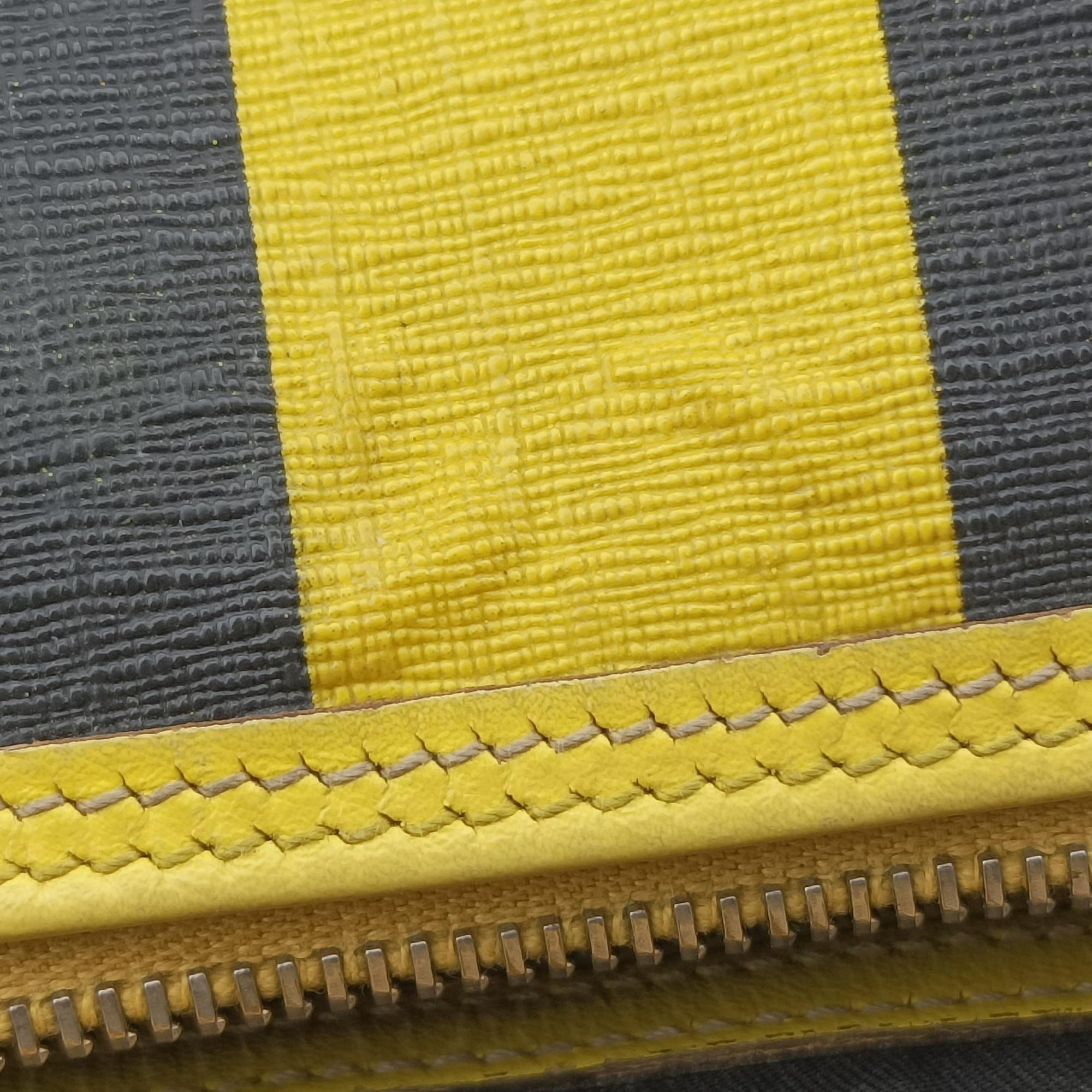 Secondhand Gucci UNICEF Joy White x Black x Yellow PVC coated canvas×leather 189895 handbag | stylenewstar