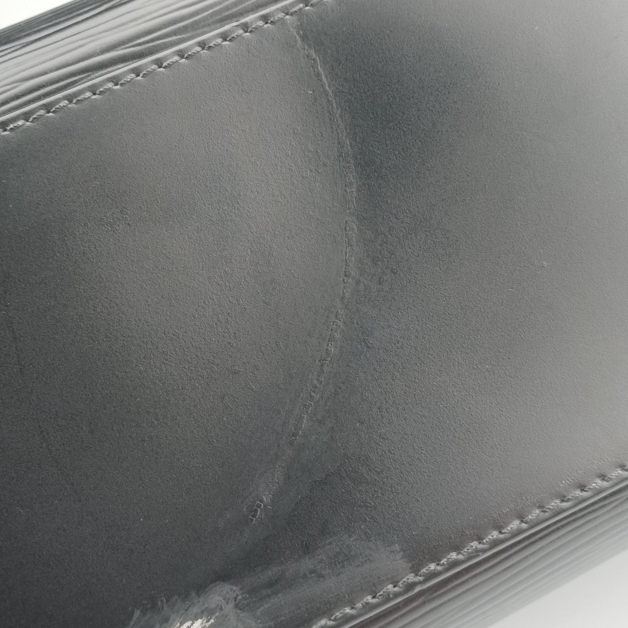 Vintage Louis Vuitton Brea MM Noir Epi M40329 shoulderbag | stylenewstar