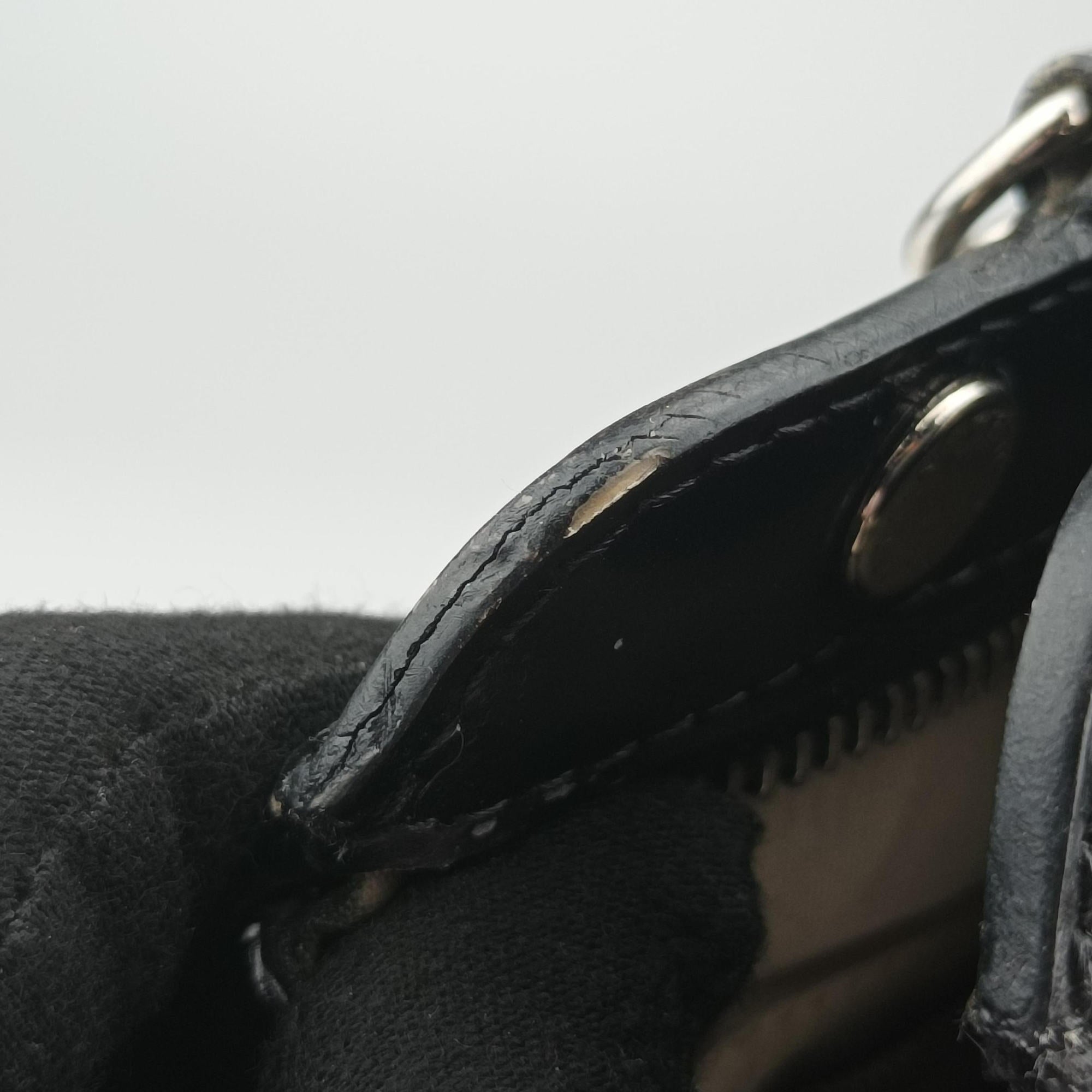 Vintage Louis Vuitton Brea MM Noir Epi M40329 shoulderbag | stylenewstar