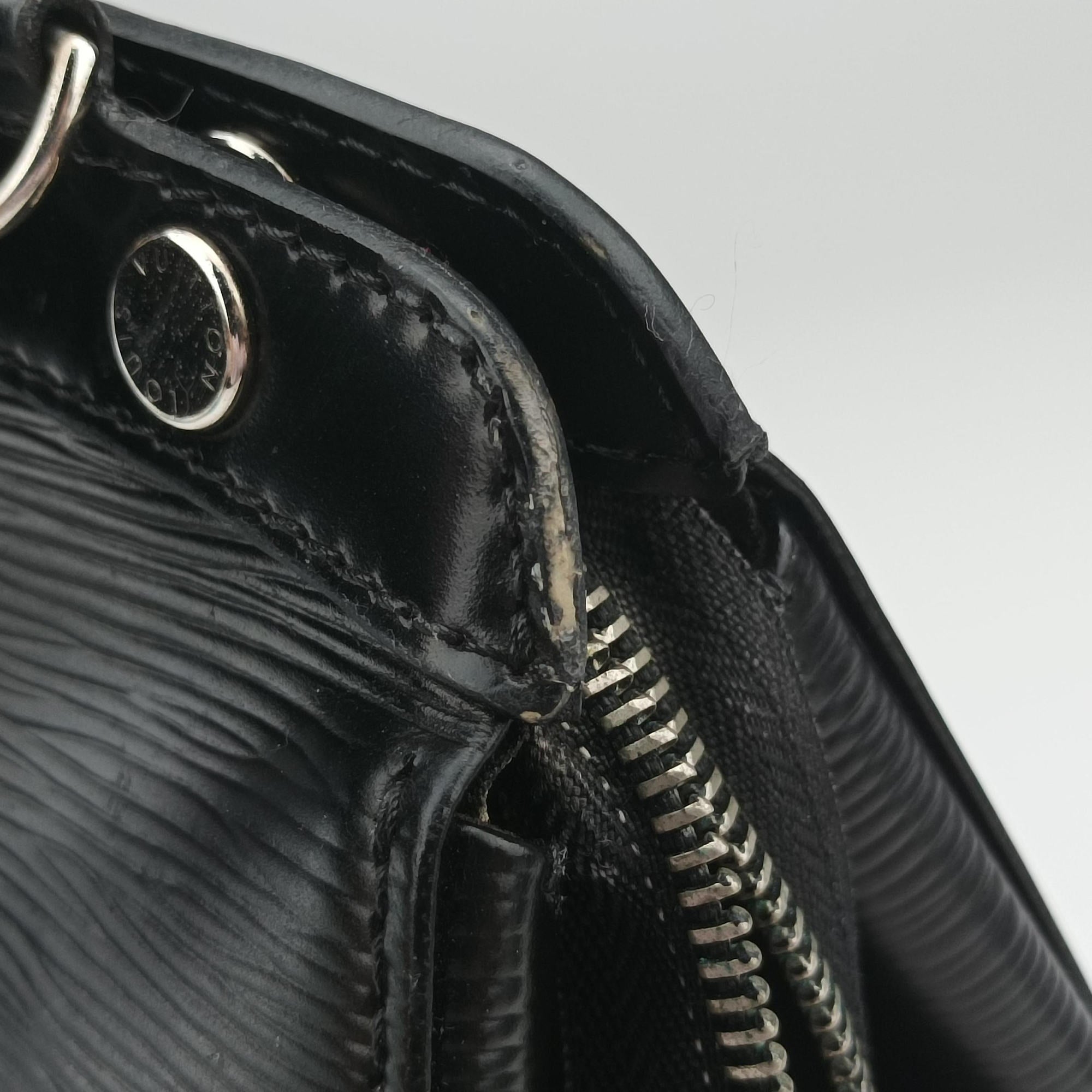 Vintage Louis Vuitton Brea MM Noir Epi M40329 shoulderbag | stylenewstar