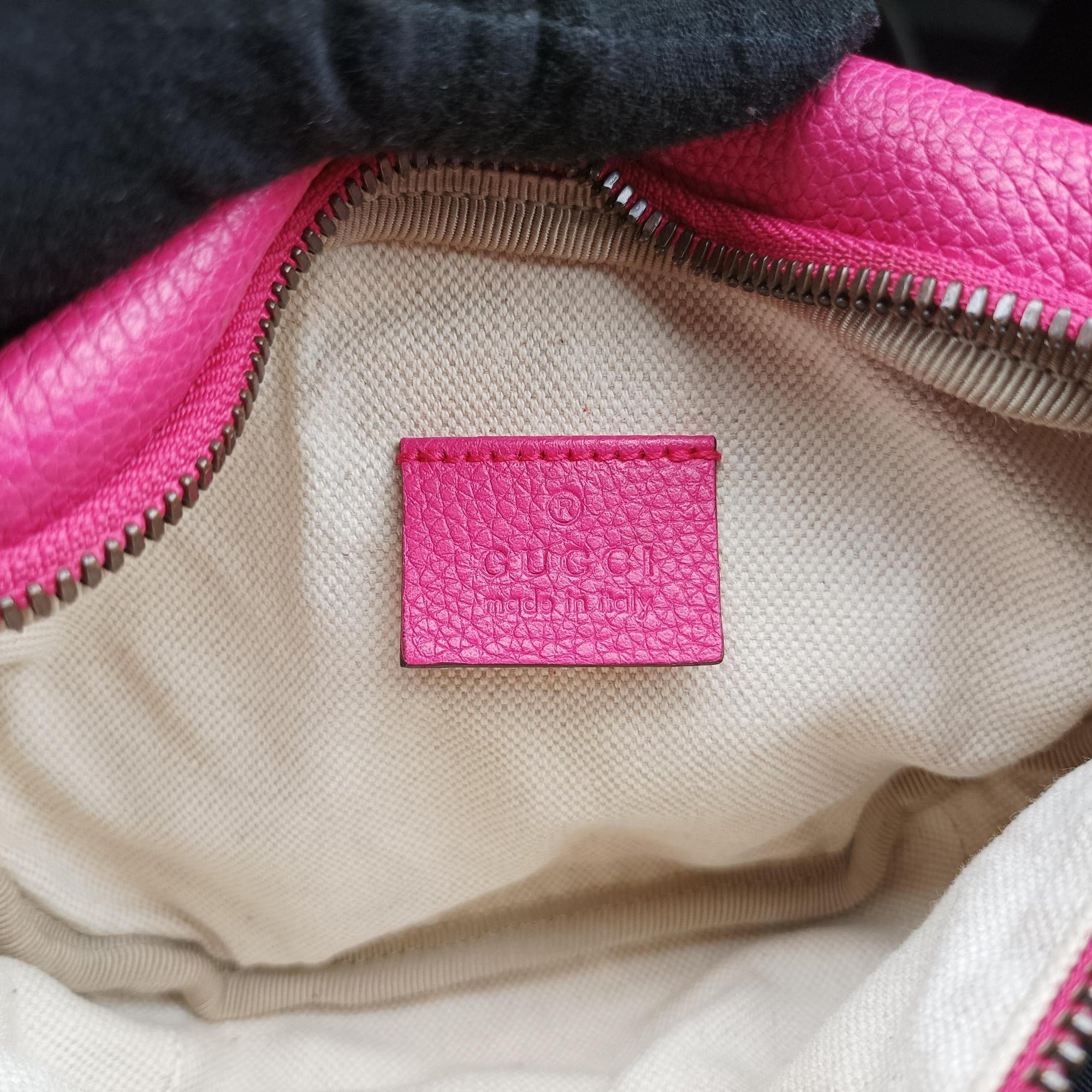 Pre-owned Gucci Gucci Print Rose Leather 527792 bum bag/waist bag | stylenewstar
