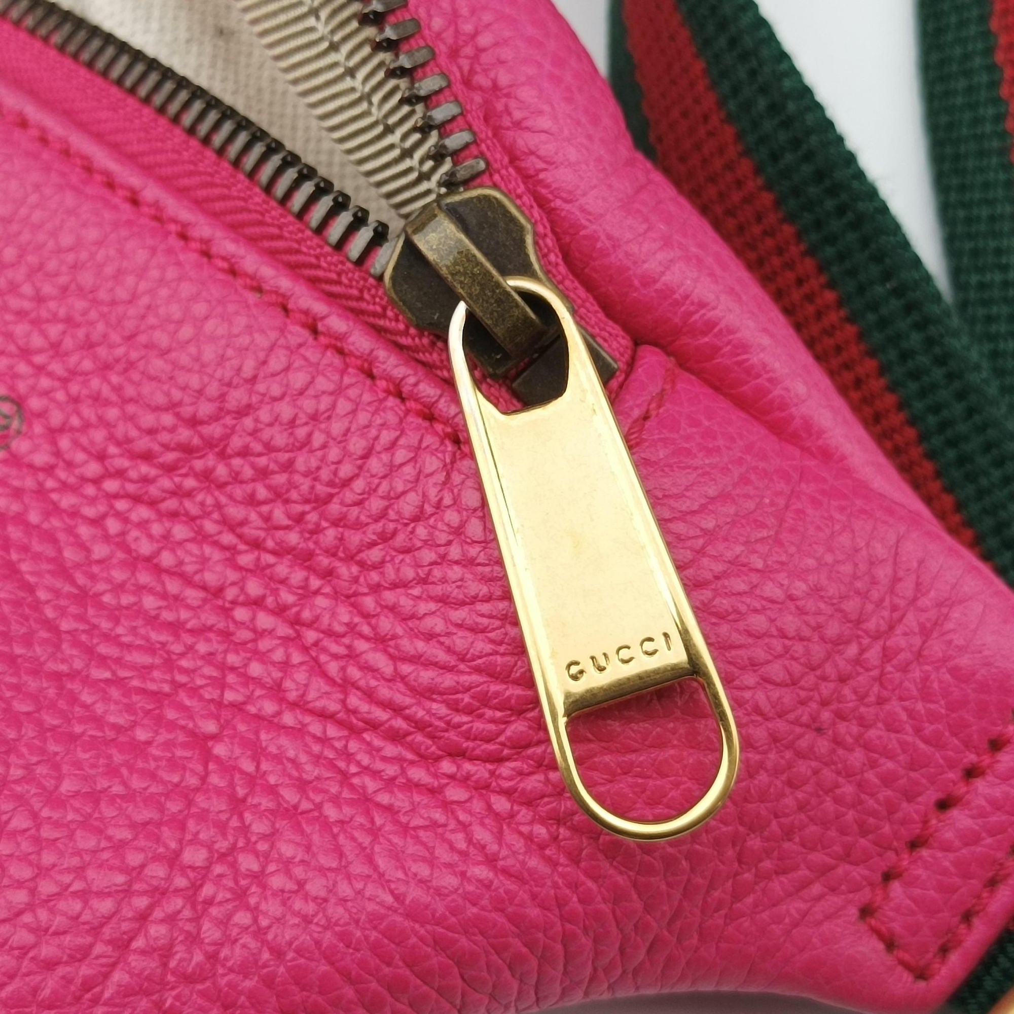Pre-owned Gucci Gucci Print Rose Leather 527792 bum bag/waist bag | stylenewstar