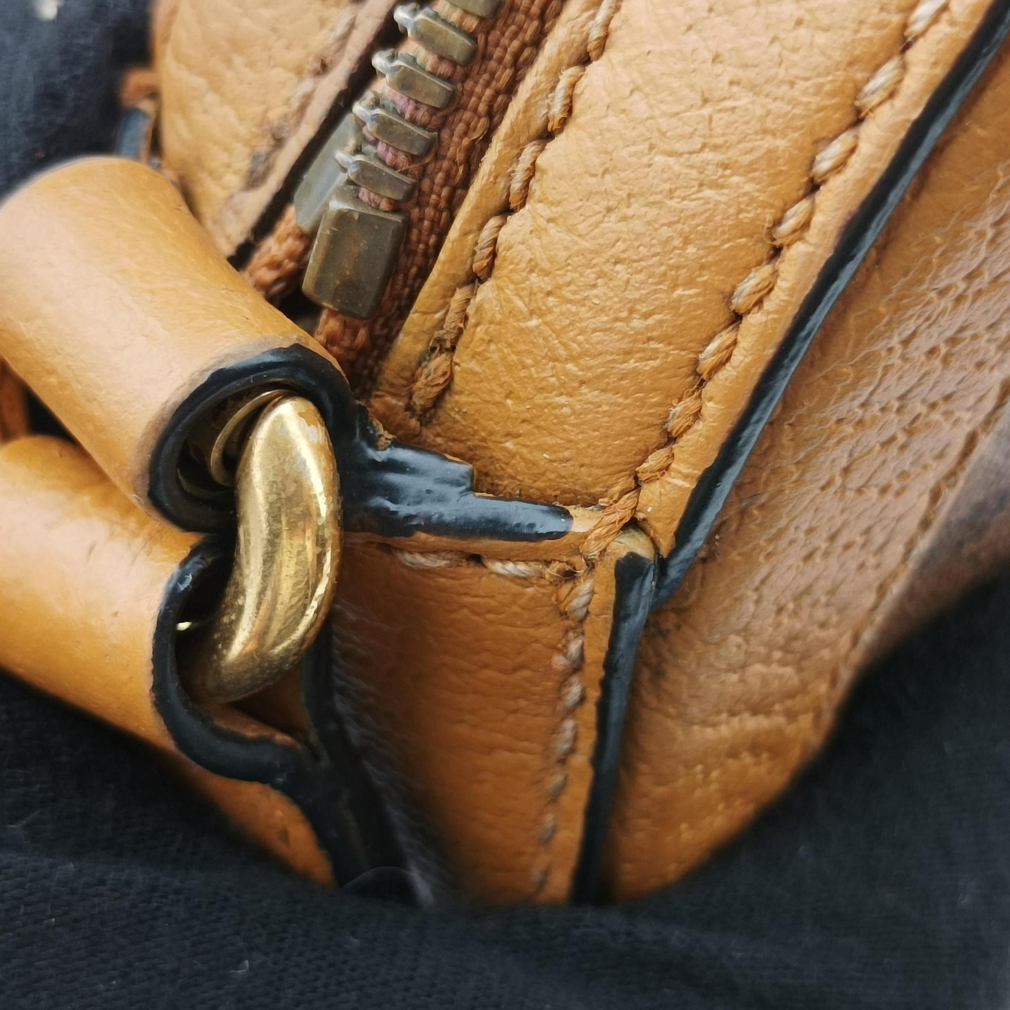 Pre-owned Gucci DISNEY Collaboration Mickey Mouse Brown×Multicolour PVC coated canvas×Leather 603938 shoulderbag | stylenewstar