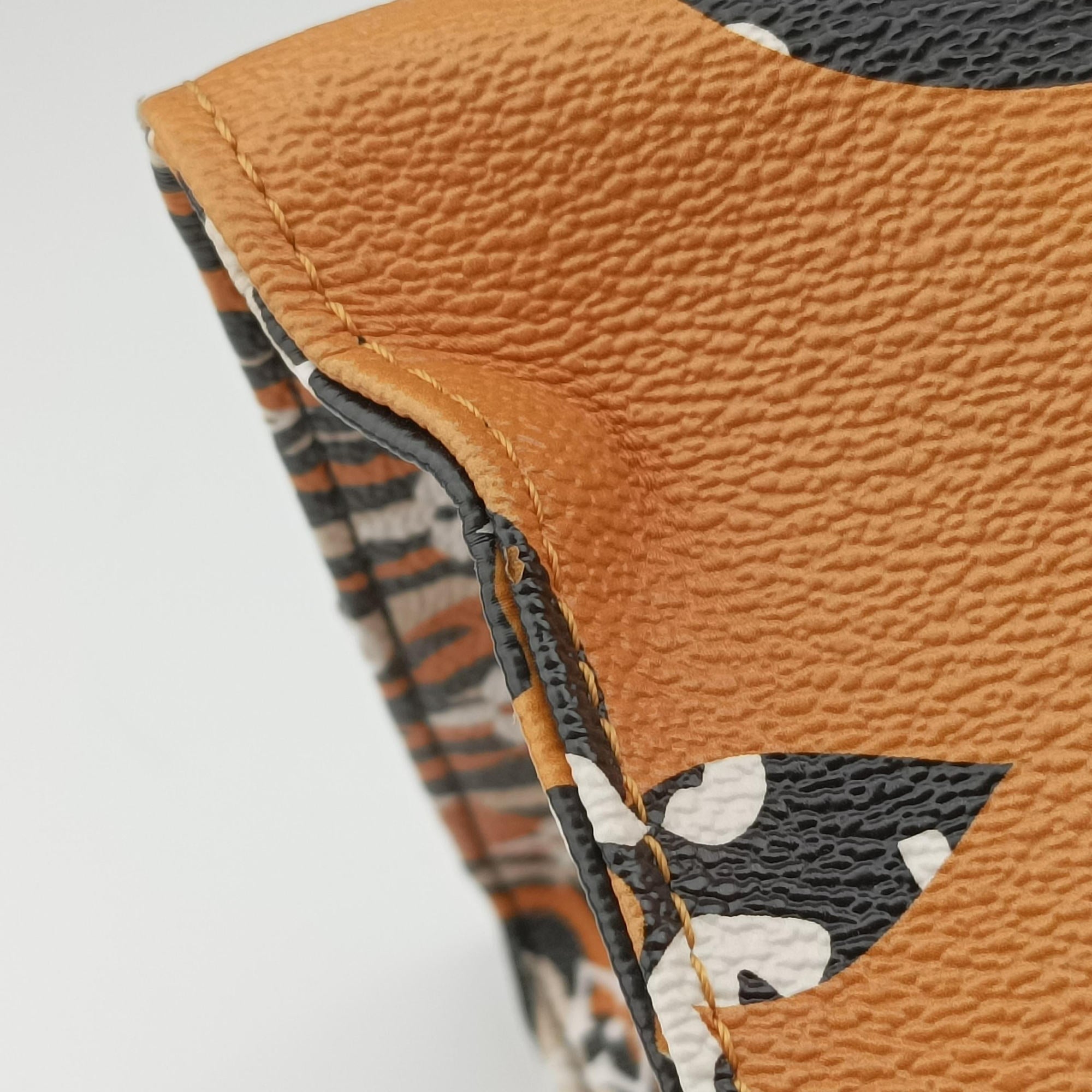 Pre-owned Louis Vuitton On The Go GM IVOIRE×brown×Multicolor Monogram Giant M44675 shoulderbag | stylenewstar