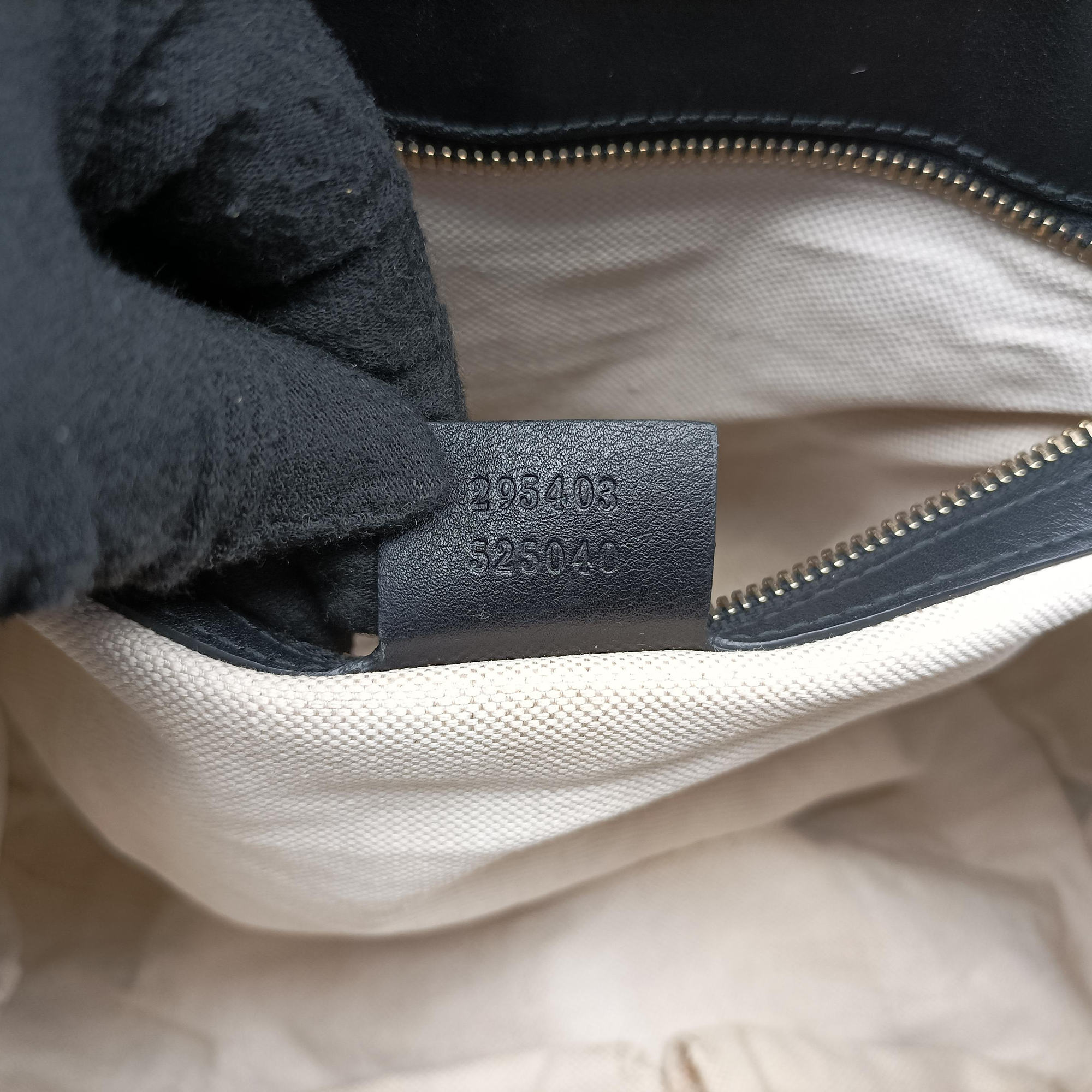 Pre-owned Gucci Emily Black Leather 295403 shoulderbag | stylenewstar
