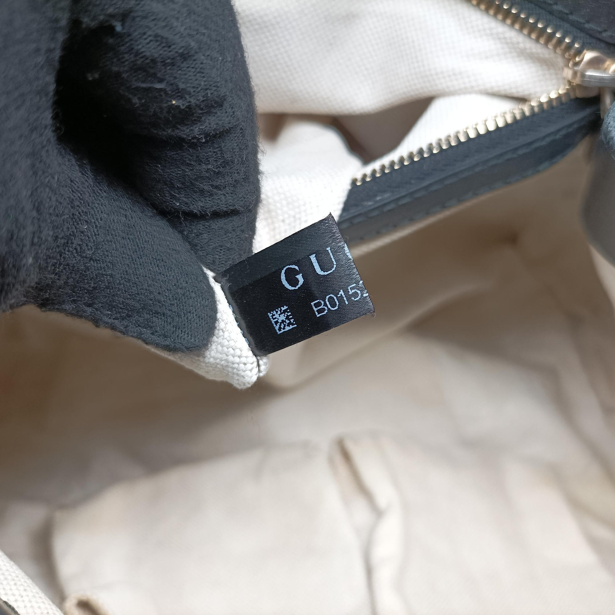 Pre-owned Gucci Emily Black Leather 295403 shoulderbag | stylenewstar