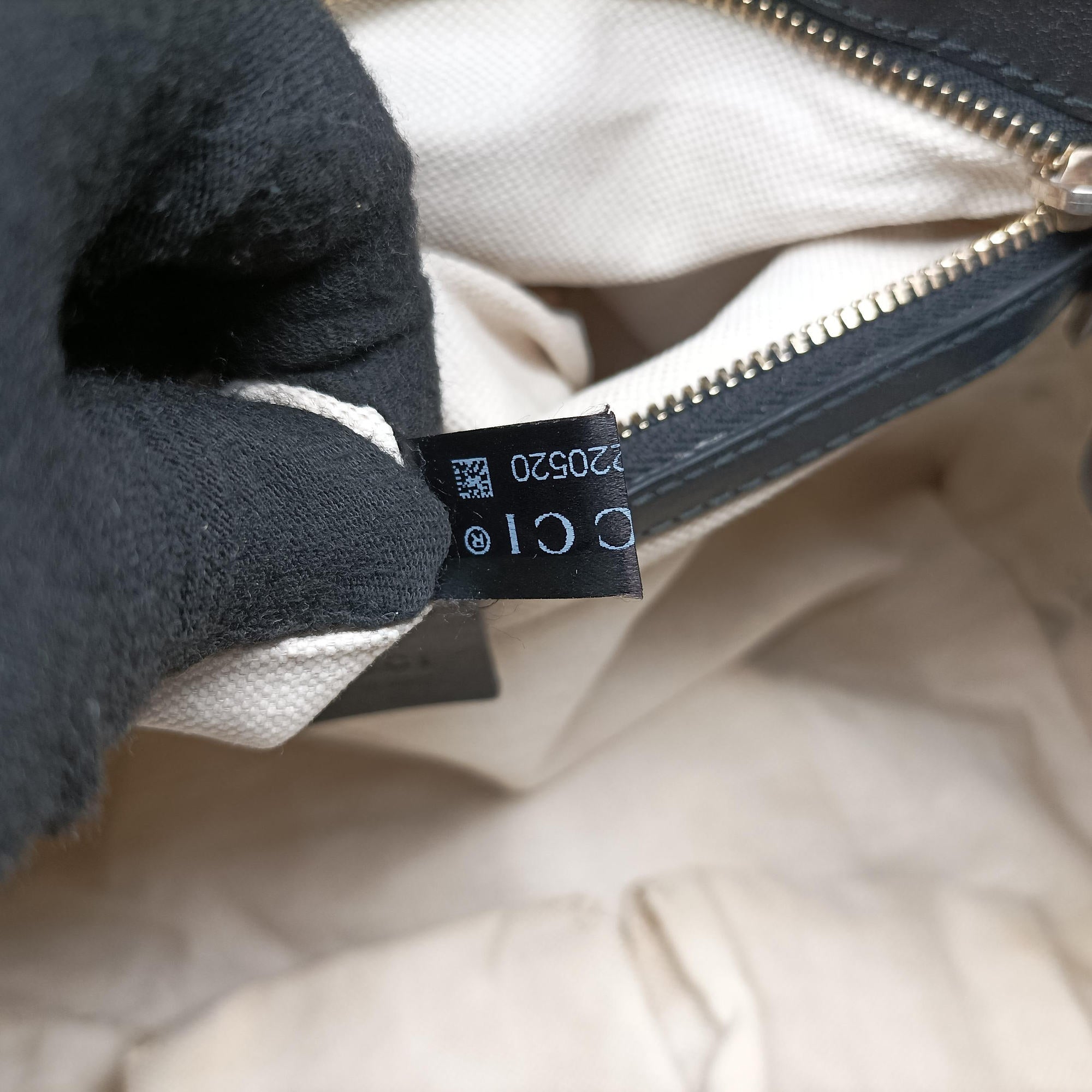 Pre-owned Gucci Emily Black Leather 295403 shoulderbag | stylenewstar