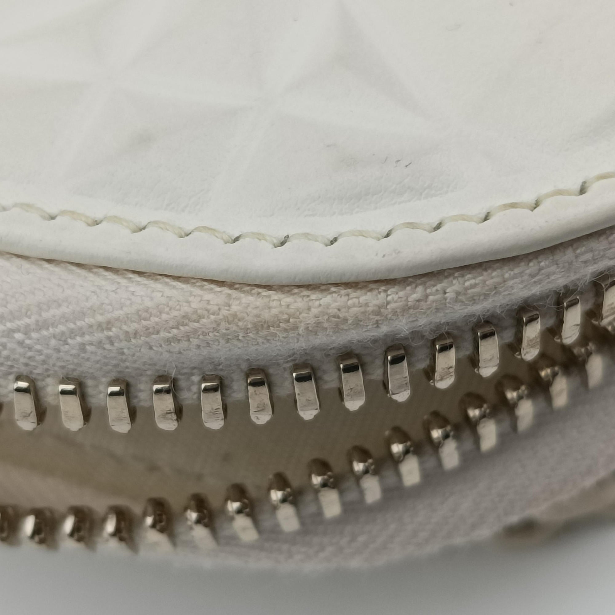 Pre-owned Christian Dior Lady Dior Call'in Dior White Leather  shoulderbag | stylenewstar