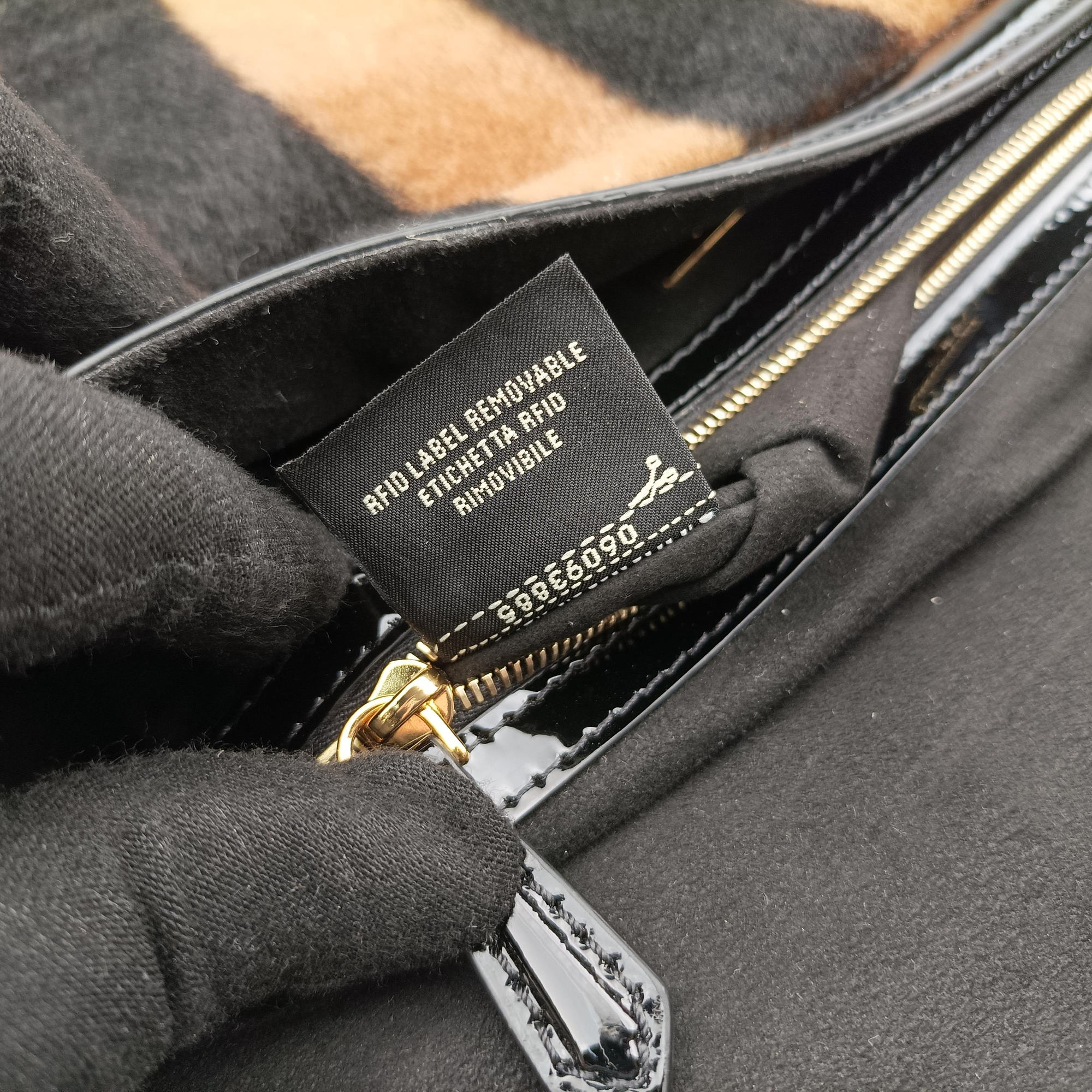 Secondhand Fendi BAGUETTE Brown×Black fur×patent 8BR771 shoulderbag | stylenewstar
