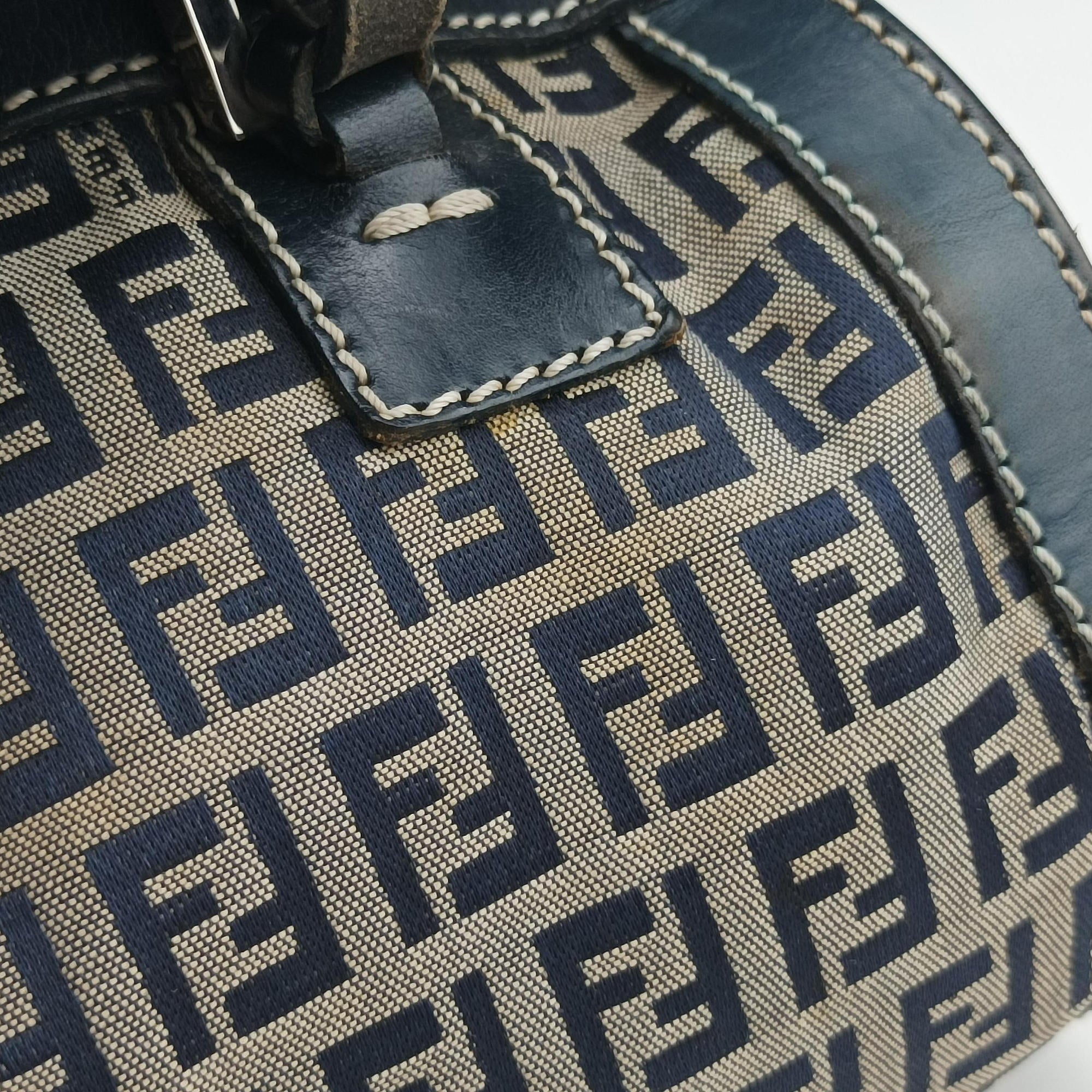Pre-owned Fendi Zucchino Navy canvas×leather 16558 handbag | stylenewstar