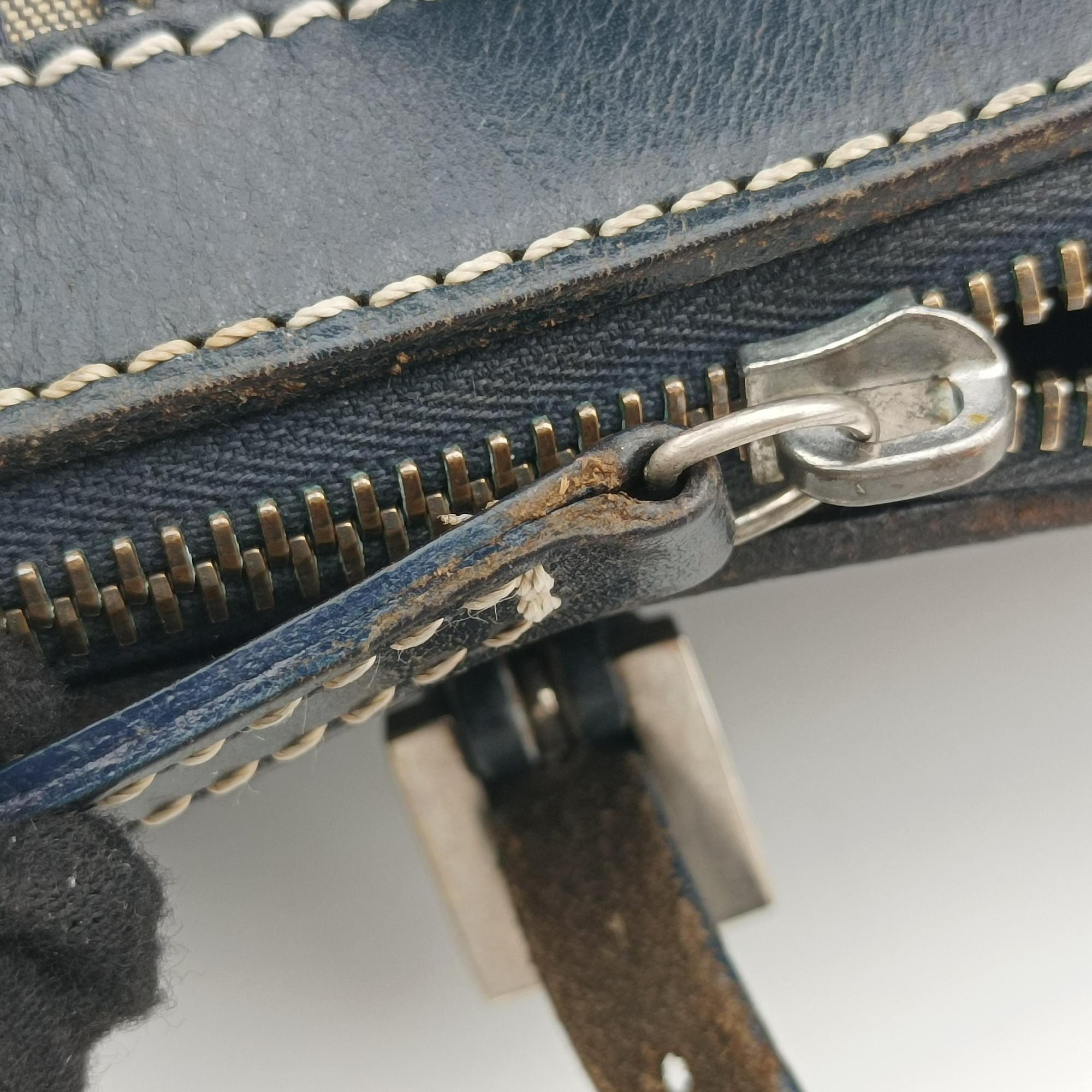 Pre-owned Fendi Zucchino Navy canvas×leather 16558 handbag | stylenewstar