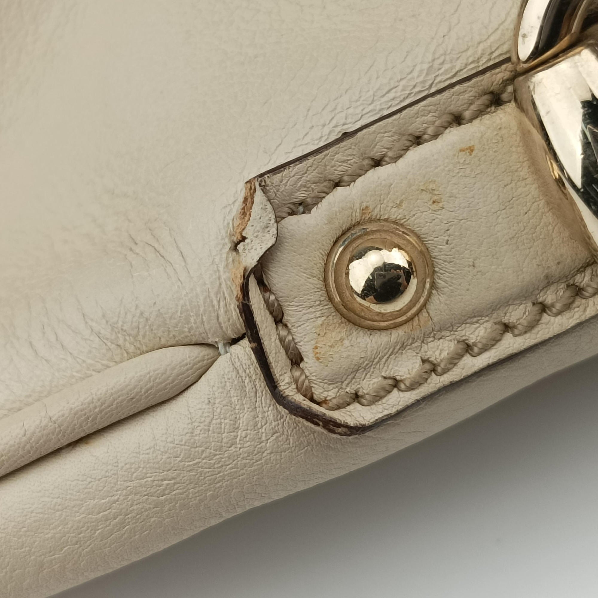 Pre-owned Gucci Bamboo White Leather 169961 shoulderbag | stylenewstar