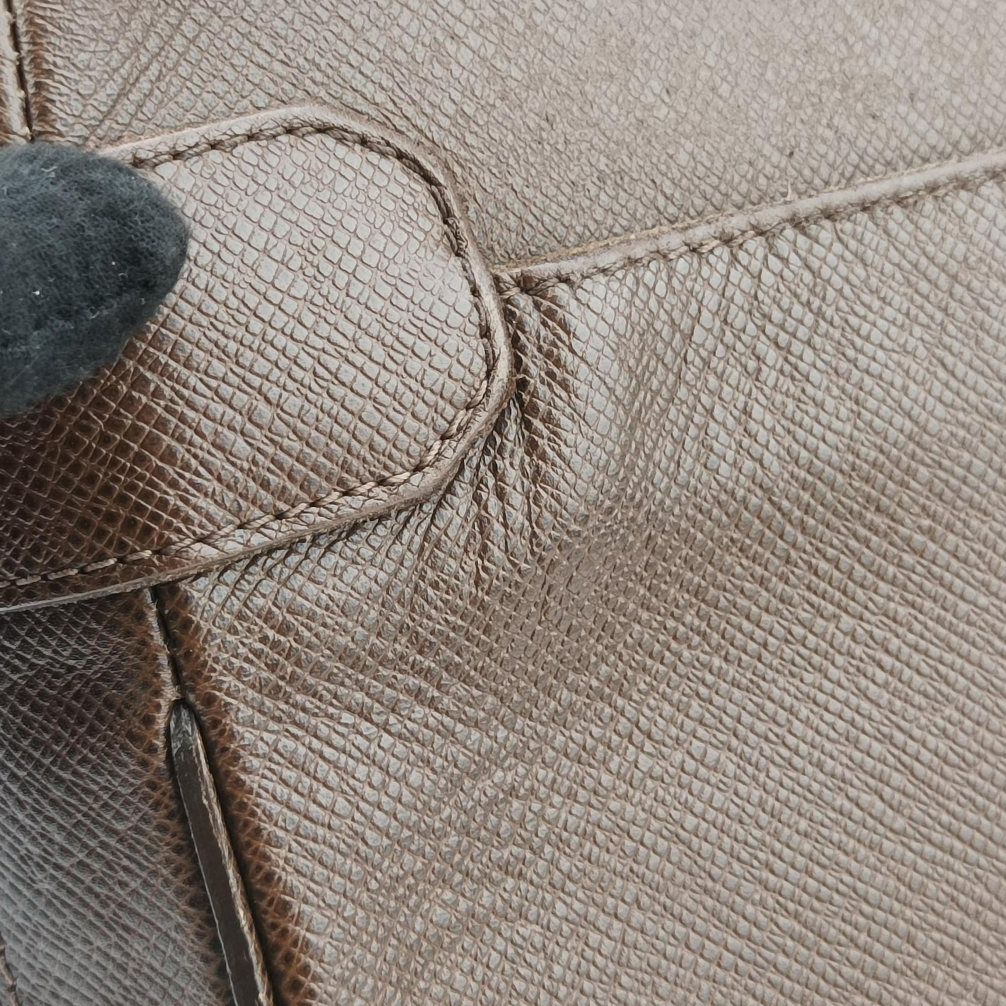 Pre-owned Louis Vuitton Roman MM Brown Taiga M32852 shoulderbag | stylenewstar