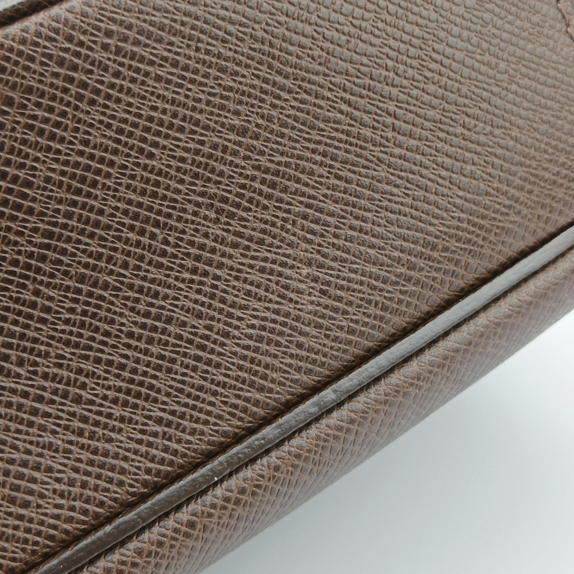Pre-owned Louis Vuitton Roman MM Brown Taiga M32852 shoulderbag | stylenewstar