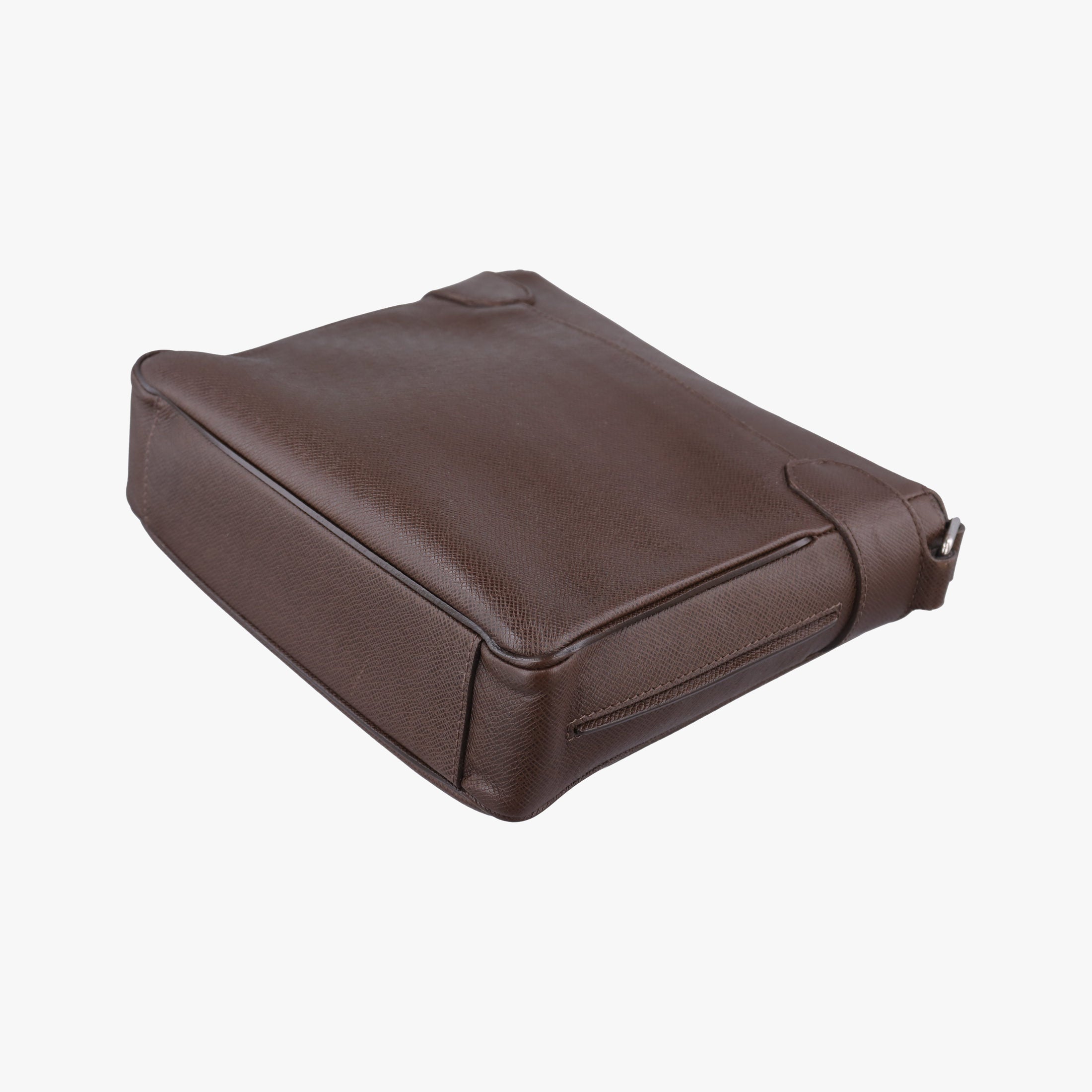 Pre-owned Louis Vuitton Roman MM Brown Taiga M32852 shoulderbag | stylenewstar