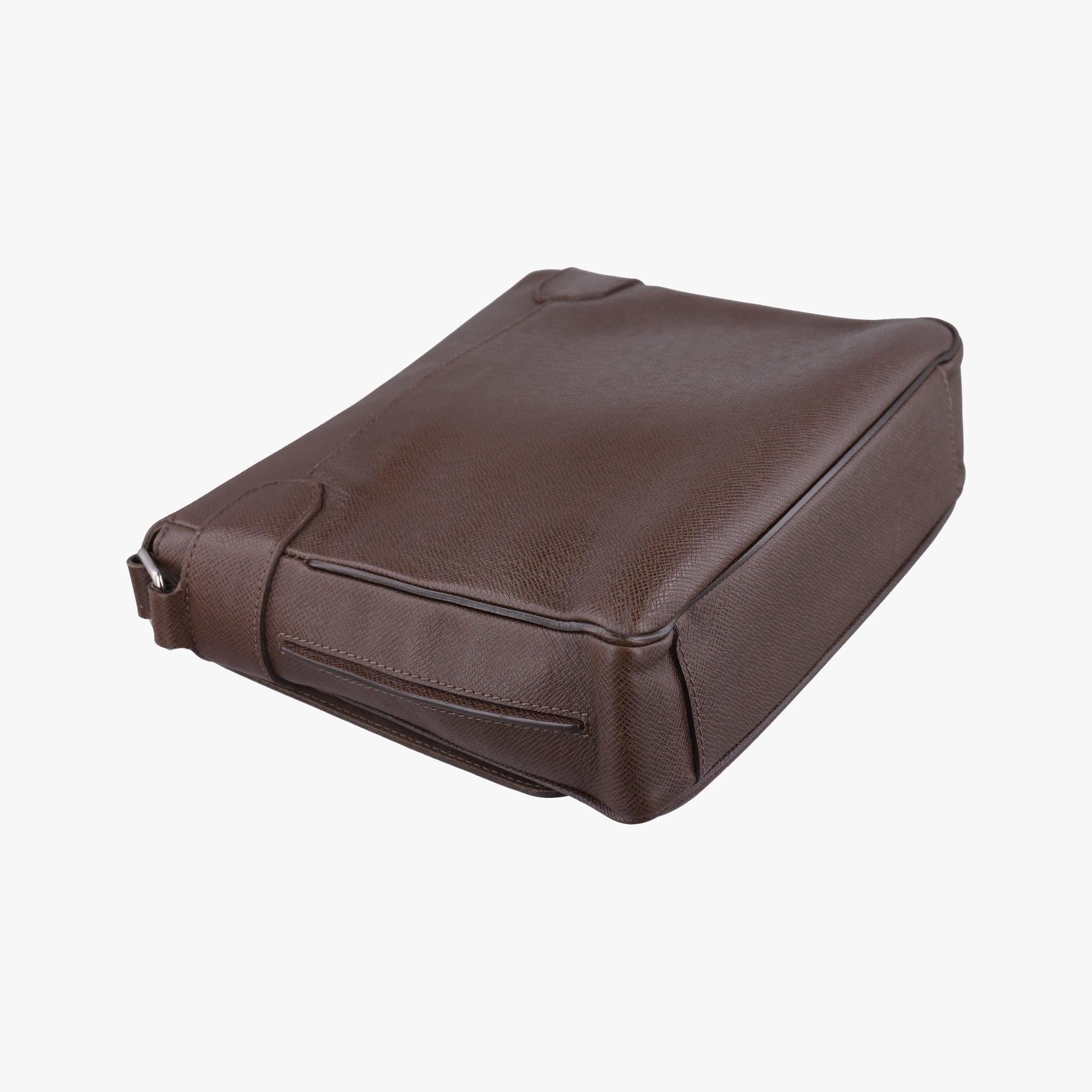 Pre-owned Louis Vuitton Roman MM Brown Taiga M32852 shoulderbag | stylenewstar