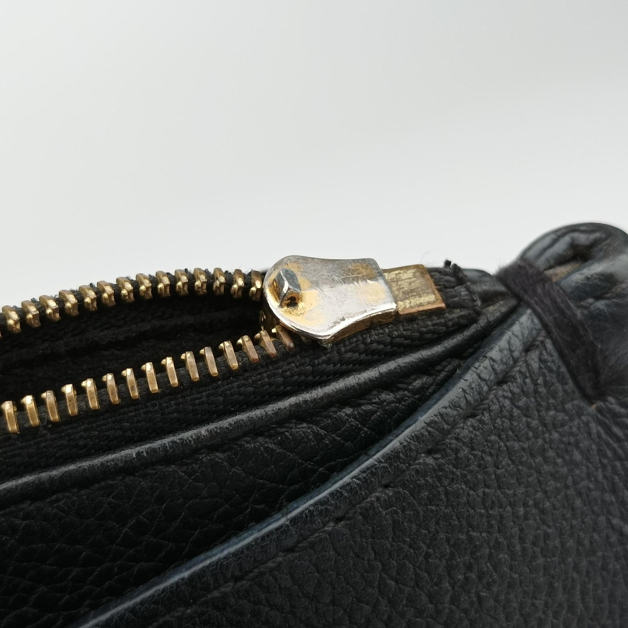 Pre-owned Louis Vuitton Rock Meto Black leather M54569 handbag | stylenewstar