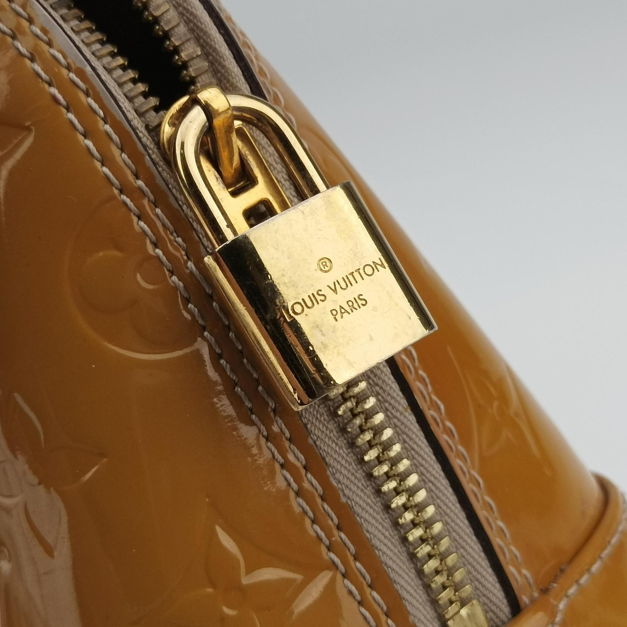 Pre-owned Louis Vuitton Alma BB Rose Velours Vernis M91585 shoulderbag | stylenewstar